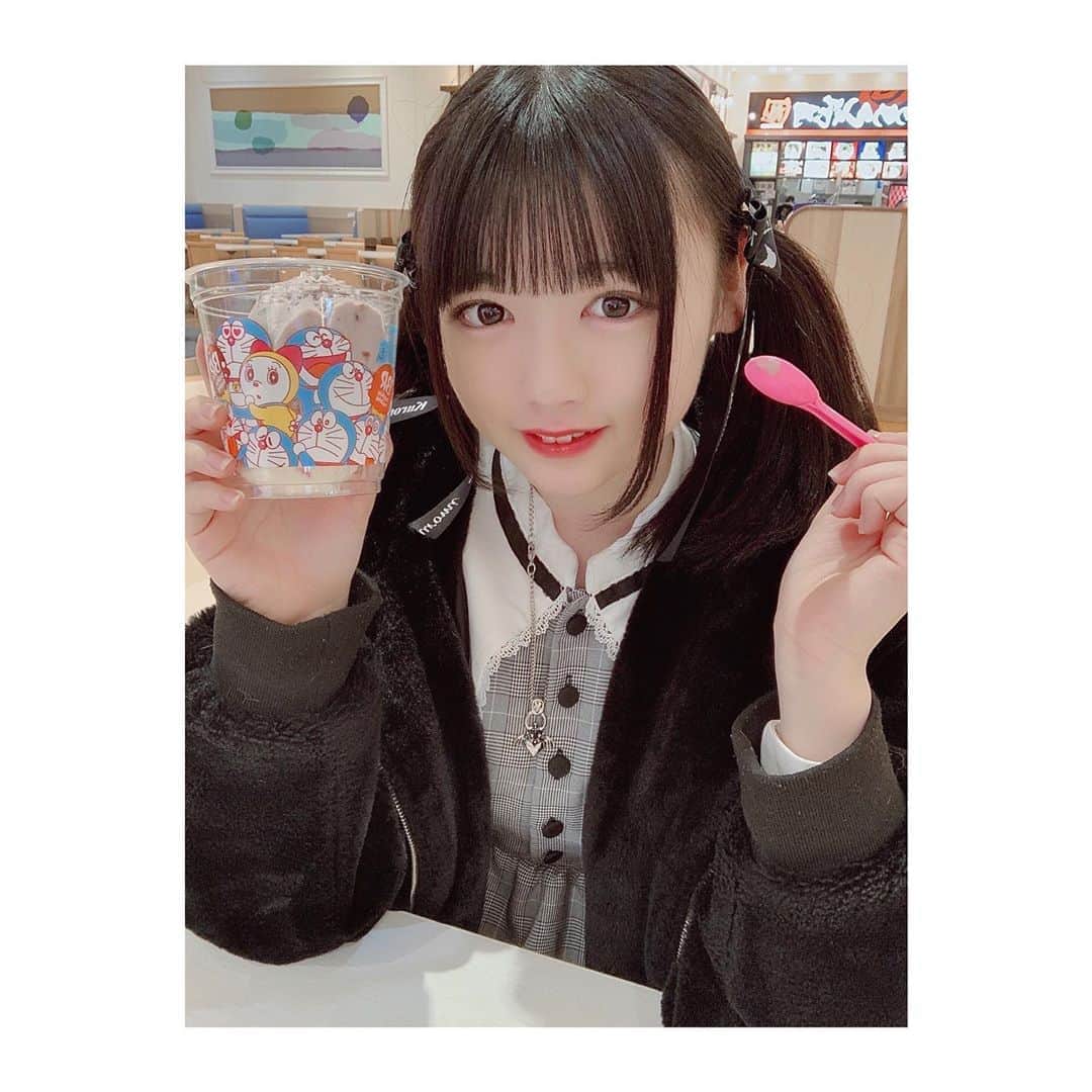 亜桜しおんのインスタグラム：「. . #アイドル #地下アイドル #アイス #サーティワン #ドラえもん #ドラえもんグッズ #ドラえもんコラボ #クロミ #サンリオ #地雷 #地雷女 #量産型 #量産型メイク #量産型ヲタク #地雷コーデ #自撮り界隈 #自撮り」
