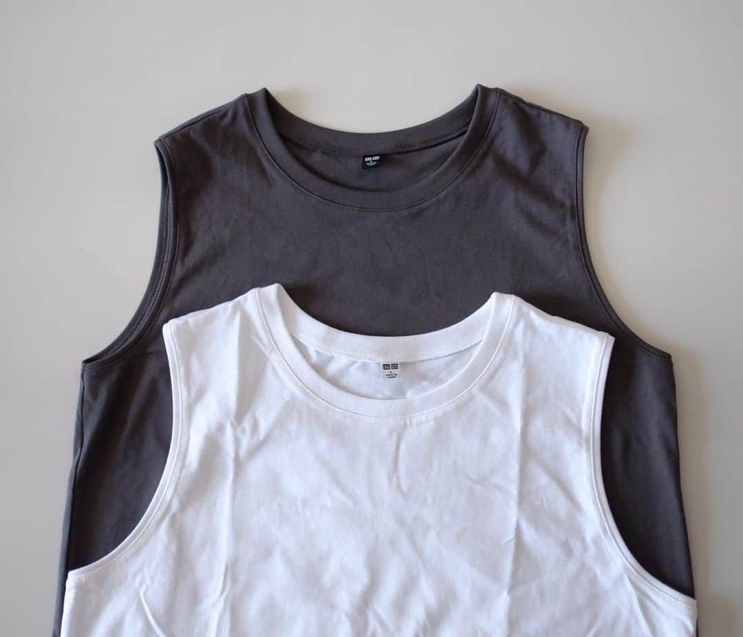 Keikooooooのインスタグラム：「今度は、 @uniqlo 😙 コットンノースリーブT！ チャコールグレーの様なグレーカラーが なんとも絶妙で可愛いかった♡ ノースリーブには目がないけど… GUとはまた生地感が違ってヨカッタですよ🤤♡ . #UNIQLO #GU #プチプラ #ママコーデ #ユニクロ」