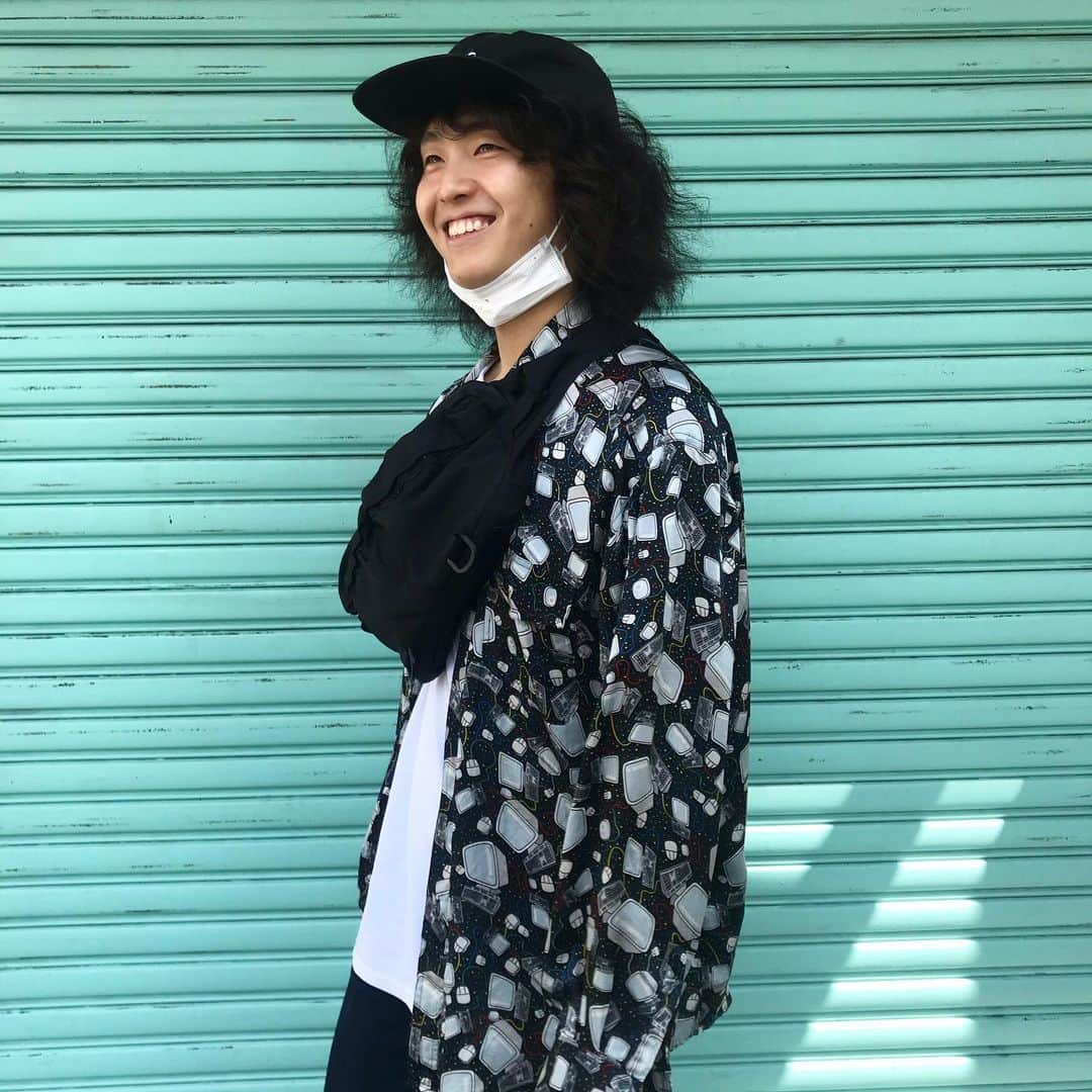 原田茂幸のインスタグラム：「おひさ〜🚶‍♂️ #しげ散歩」