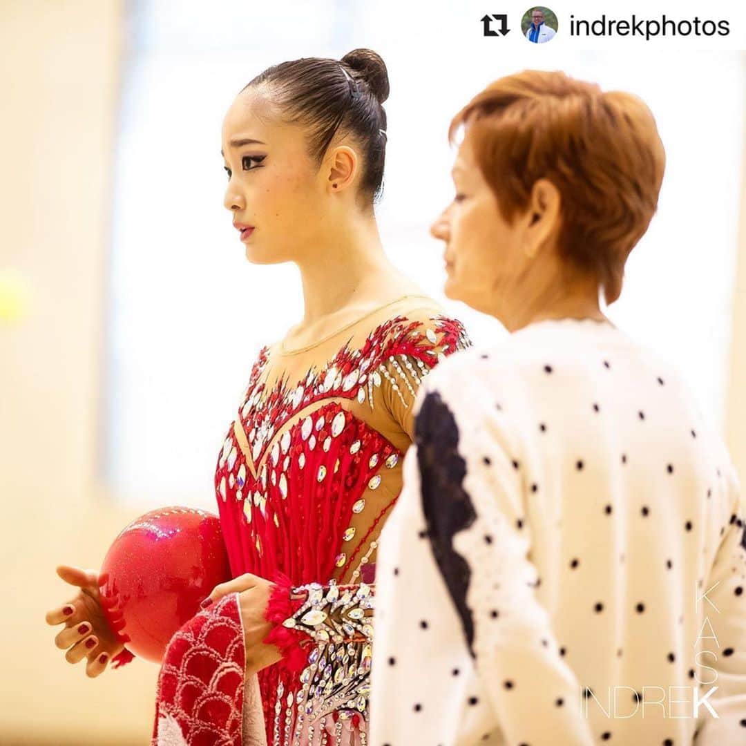 皆川夏穂のインスタグラム：「I can never thank you enough❤️﻿ ﻿ ﻿ ﻿ ﻿ ﻿ ﻿ ﻿ ﻿ ﻿ ﻿ ﻿ #Repost @indrekphotos with @make_repost﻿ ・・・﻿ Kaho Minagawa is getting ready for the competition 😻🌟💫🔥🤩🔝 #kahominagawa #rhythmicgymnastics #gymnastics #japanesegymnastics #художественнаягимнастика #гимнастикa #rgminsk2019 #supergymnast #😻🌟」