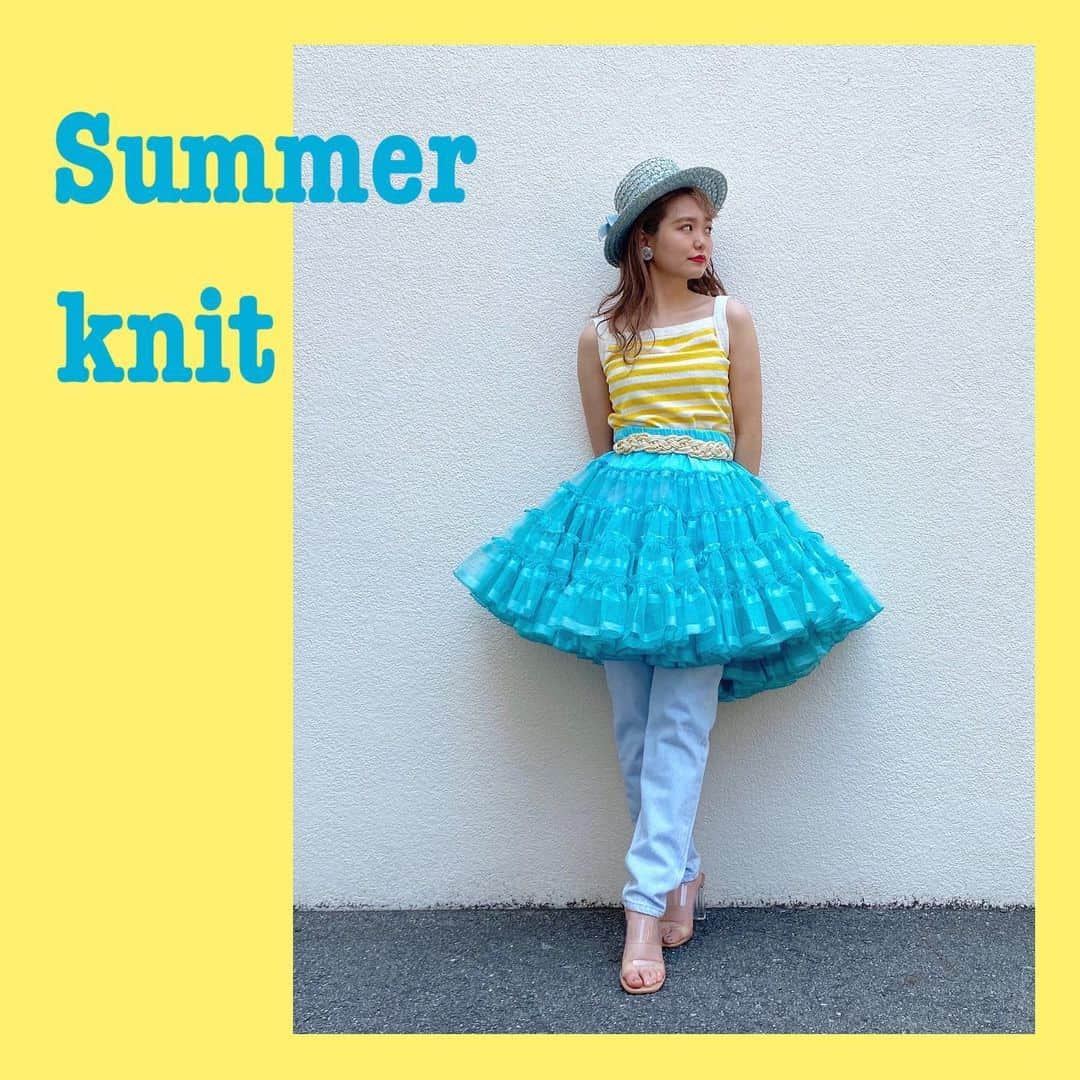 NUTTY Vintage&Collectibleのインスタグラム：「🍋NEW ARRIVAL🍋 ㅤㅤㅤㅤㅤㅤㅤㅤㅤㅤㅤㅤㅤ ☑︎ vintage yellow beach summer Knit ㅤㅤㅤㅤㅤㅤㅤㅤㅤㅤㅤㅤㅤ 西海岸を思わせるような、爽やかな色合いのニットは、タオルのような生地で着心地抜群！ ㅤㅤㅤㅤㅤㅤㅤㅤㅤㅤㅤㅤㅤ デコルテがきれいに見えるスクエアネックはヘルシーな肌見せにもってこいです🌿 ㅤㅤㅤㅤㅤㅤㅤㅤㅤㅤㅤㅤㅤ レイヤードも楽しいけれど、夏だし！１枚でかわいいにこだわったアイテムもうれしいですね🌟 ㅤㅤㅤㅤㅤㅤㅤㅤㅤㅤㅤㅤㅤ ＊このあと、ONLINE  STOREにてお買い求めいただけます＊ ㅤㅤㅤㅤㅤㅤㅤㅤㅤㅤㅤㅤㅤ ------------------------------------- 🛍NUTTY通販について🛍 ------------------------------------- ◎掲載商品は全て通販可能となっておりますので、詳細はDMにてお気軽にお問い合わせくださいませ。また、ONLINE STOREに随時商品を掲載しております。商品詳細も記載しておりますので、是非ご利用くださいませ。 🔎 http://nutty.theshop.jp/ （ プロフィールページURLよりjump🕊） ㅤㅤㅤㅤㅤㅤㅤㅤㅤㅤㅤㅤㅤ ◎ご自宅でもお買い物をお楽しみいただけるVIDEO CHAT SHOPPING📺テレビ電話をお繋ぎして、リアルタイムでご案内いたします。詳細は過去の投稿をご覧ください。」