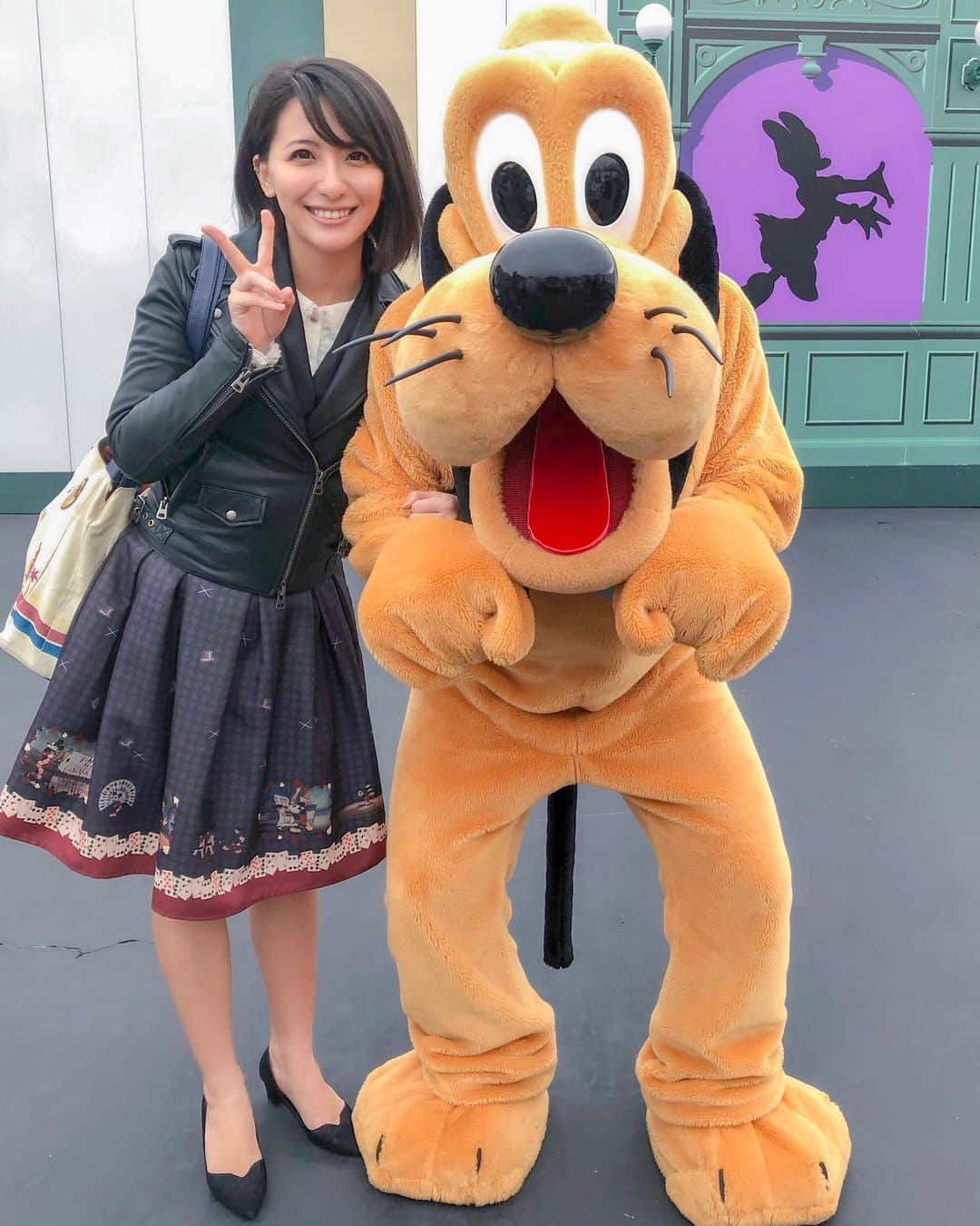 矢部あやのインスタグラム：「201904 Tokoy Disneyland プルートかわええ ・ #tokyodisneyland #TDL #TDL2019 #plute #charactergreeting」