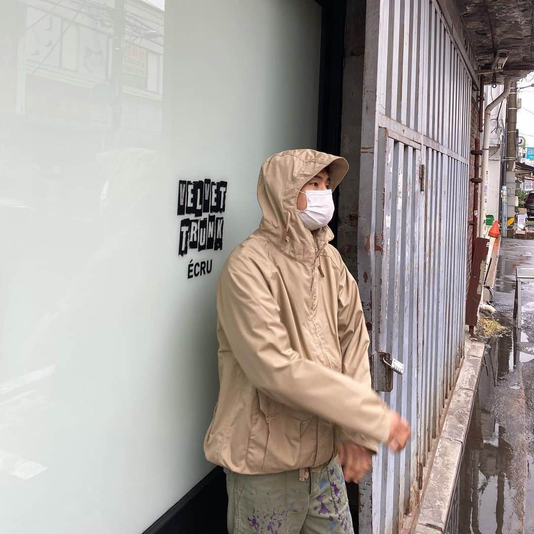 イナチ のインスタグラム：「. Outer:#engineeredgarments  Pants:#needles」
