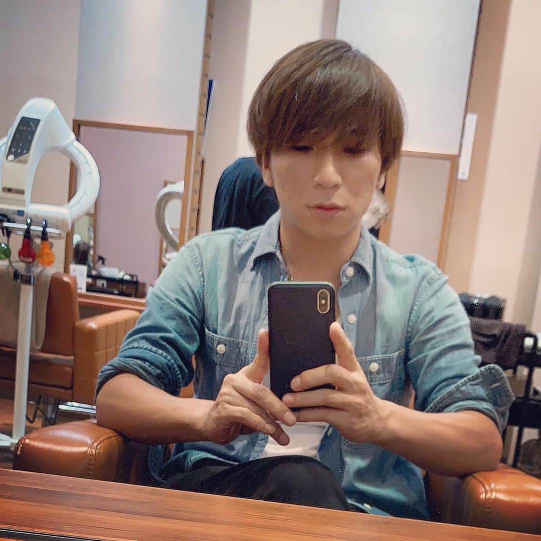 miyakeさんのインスタグラム写真 - (miyakeInstagram)「髪伸びて…もっさいなぁ…。ビフォー。」6月24日 16時07分 - miyake_mihimaru