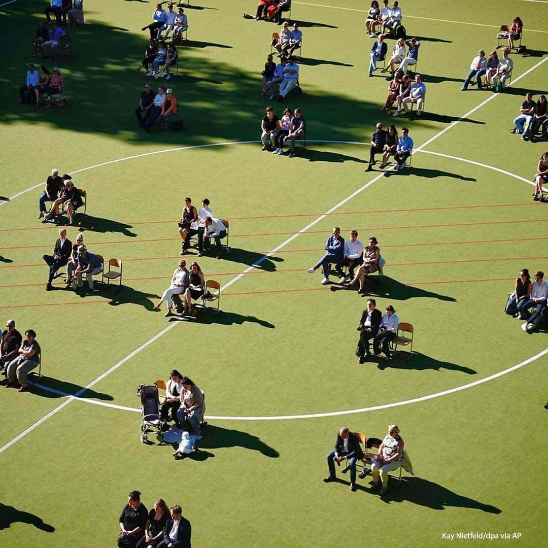 ABC Newsさんのインスタグラム写真 - (ABC NewsInstagram)「High school graduates and their relatives sit at a distance from each other on a sports field during the graduation ceremony at the Rheingau Gymnasium in Berlin, Germany. #graduation  #graduation2020 #highschool #coronavirus #covid19 #socialdistancing」6月24日 16時21分 - abcnews