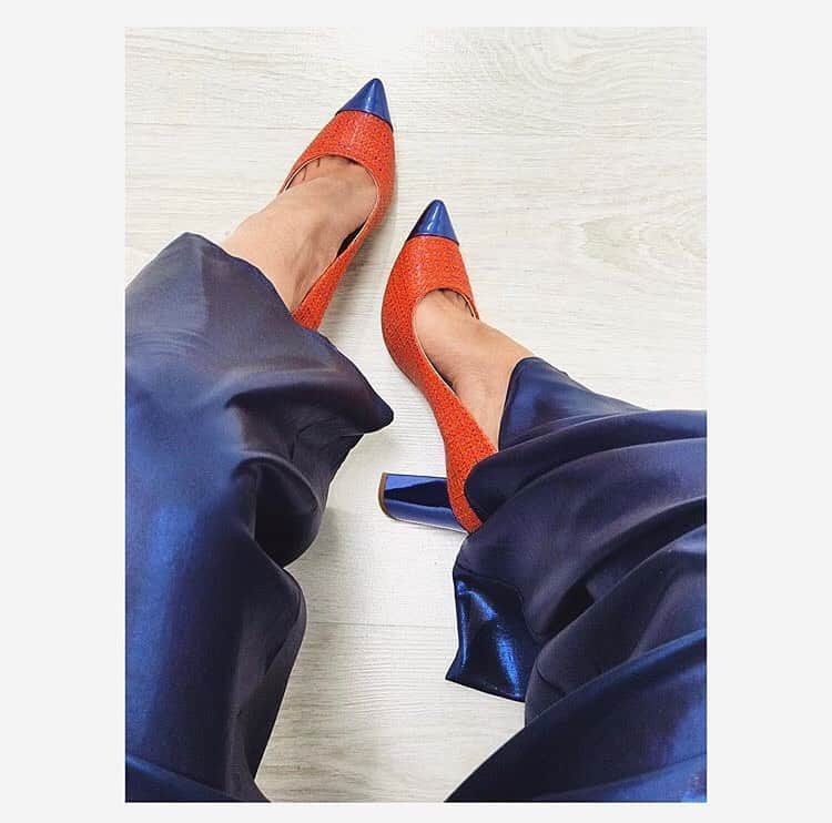のインスタグラム：「Orange e blue 😍  • • • #highheels #heels #style #stylish #love #cute #photooftheday #tall #beauty #beautiful #instafashion #girl #girls #model #shoes #styles #outfit #instaheels #fashionshoes #shoelover #instashoes #highheelshoes #trendy #heelsaddict #loveheels #iloveheels #shoestagram #fashion grazie per la foto @tabithashop.it」