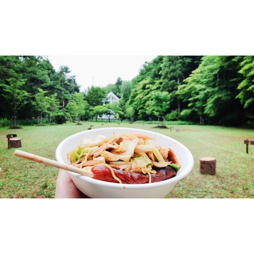 脇田唯さんのインスタグラム写真 - (脇田唯Instagram)「⛺ 焼きそば 外で食べるだけで なんでこんなに美味しいのか」7月23日 19時47分 - post_yui