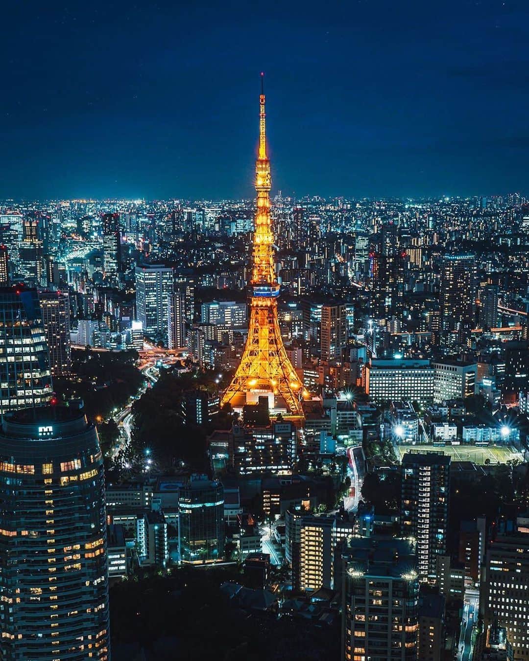 Andaz Tokyo アンダーズ 東京さんのインスタグラム写真 - (Andaz Tokyo アンダーズ 東京Instagram)「Still one of our favorite views 🗼🌟⠀ 📸 @tokyo.ig ⠀ ⠀ #tokoyower #東京タワー #tokyonights #tokyobynight #andaztokyo」7月23日 19時50分 - andaztokyo