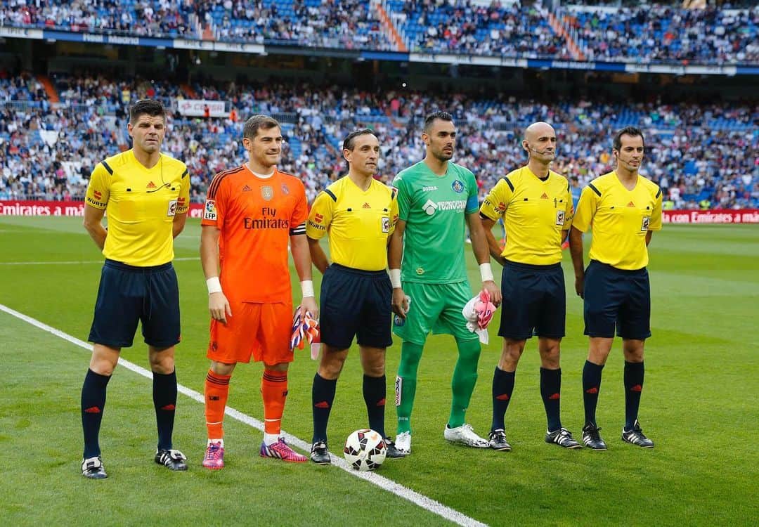 ジョルディ・コディーナのインスタグラム：「THE LAST DANCE #tbt #futbol」