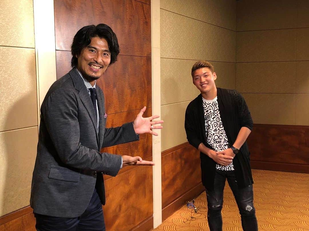 日本テレビ「日テレサッカー」さんのインスタグラム写真 - (日本テレビ「日テレサッカー」Instagram)「今週の #サッカーアース ⚽️は… . #東京五輪世代 エース候補の #堂安律 選手を #元日本代表 #中澤佑二 さんが直撃👀 . #東京五輪 への思いや #PSV での1年目を振り返る🤔 . さらに‼️ SPゲストは #明石家さんま さん😍 #城彰二 さんとサッカーを熱く🔥語ります❗️ . 放送は25日(土)25時55分から🤗 ※関東ローカル . #日テレ #日テレサッカー」7月23日 19時58分 - ntv_football