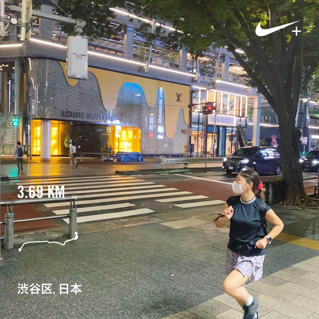 run+さんのインスタグラム写真 - (run+Instagram)「#MiyashitaPark 内覧会からのー #女子会 からのー #帰宅Run 完成までもう一歩！の #帰宅ラン 用トップス @glanful  みんなに送られいい感じでスタートしたのに、 🚦赤で結局話しながら駅までお見送り👋🏻🤣  帰宅ランの安全性を高めるために反射材を使いたくて いー感じに光ってて嬉しい♡ 完成まであと一歩…頑張ろっと！！ #頑張れ私   #😍 #ランニング好きな人と繋がりたい #ランニング好きで楽しいこと好きな人と繋がりたい #ランニング好きな人と繋がりたい #ランニング好きな人と繋がりたい  #ランニング好きでアパレル大好きな人と繋がりたい #ランニング好きな人と繋がりたい   #igランナーズ #igランナーズと繋がりたい #ig絆ランナーズ #第4回ig絆マラソン  #ミヤシタパーク #都会のオアシス  #渋谷 #SHIBUTYA #HelloNeoShibuya #sibuyafuture  @runplus #aday」7月23日 20時16分 - runplus