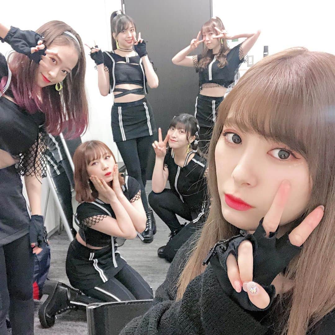 のインスタグラム：「♥イベント♥﻿ ﻿ 本日は。。。﻿ トーク会やらチェキ会やらサイン会をしました！！﻿ ﻿ みなさんと久しぶりにあったよー♥﻿ ﻿ えりみんなの事ぜんぜん忘れてないよー！！﻿ ﻿ マスクしてても分かるし、忘れるわけないやーん笑﻿ ﻿ ﻿ 忘れてるかと思った！って結構言われたから！！﻿ みなさんの事はちゃんと覚えてますよ♥﻿ ﻿ ﻿ メンバーと空き時間で写真とったー♥﻿ ﻿ ﻿ #morningmusume20 #モーニング娘20﻿ #helloproject  #顔面国宝﻿ #えりぽんかわいい #アイドル﻿ 存在が #インスタ映え #instablog﻿ #Love #beauty﻿ #followme #makeup﻿ #Instagram #Insta﻿ #메이크업 #얼스타그램﻿ #ig_Japan #팔로미﻿ #フォロー歓迎 #ootd﻿ #イベント #新宿﻿ #party #ありがとう﻿ #いいね #photo﻿ #Disney #IDOL﻿ #SELFIE #셀카」