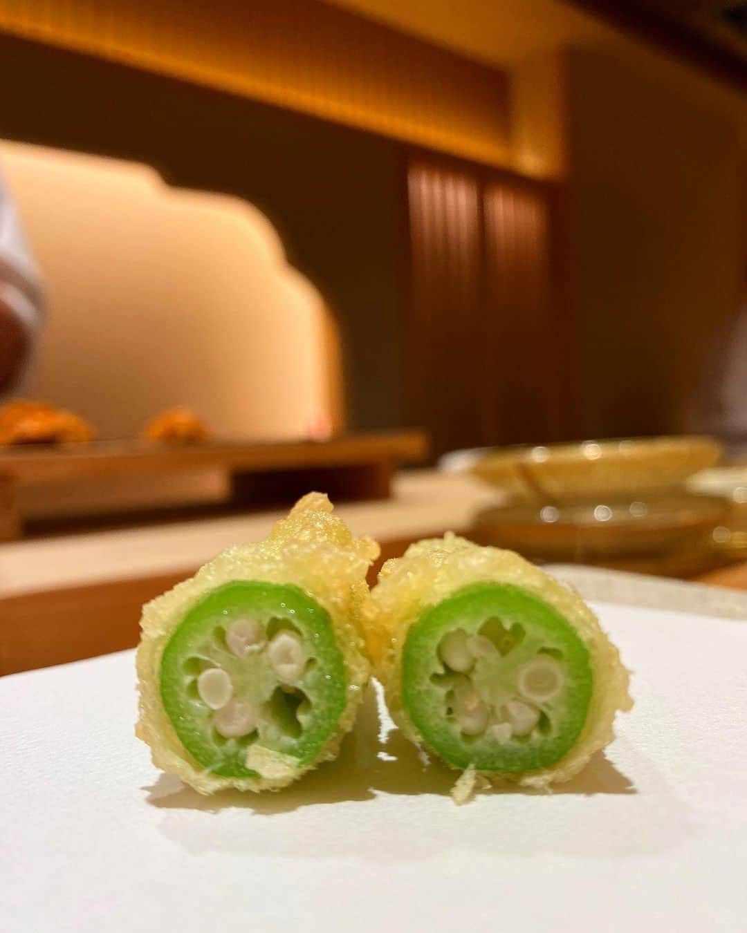 濱野りれさんのインスタグラム写真 - (濱野りれInstagram)「#Tempura #Takiya 🍤💛 “TAKIYA" always gives me fun of four seasons. I expected corn of summer fun today💕 Can you see which photo is🌽?? Next time I'm looking forward to the crab of autumn fun❤️ . . 季節毎の楽しみ"たきや" 💛 春夏秋冬の楽しみをくれる一番すきな天ぷら屋さん✨ 夏の楽しみはとうもろこし🌽 何枚目かわかるかな？😎 海老で始まって海老で終わる"たきや"さん、 最後のえびはお出汁にダイブ🦞❣️ 蟹の季節も楽しみにしてます💕💕 . . #rirelog#takiya#tempura#tenpura#azabujubantakiya#Azabujuban#tokyofoodie#tokyofoodies#tokyoeats#tokyogourmet  #japanesefoods#japanesefoodlover#tokyojapan#eatlover#tabelog #美食#日本#天ぷら#日本食#麻布十番グルメ#麻布十番たきや#予約困難店#たきや#食べログ高評価#グルメ女子#食べるの大好き#夏を楽しむ」7月23日 20時45分 - riregram