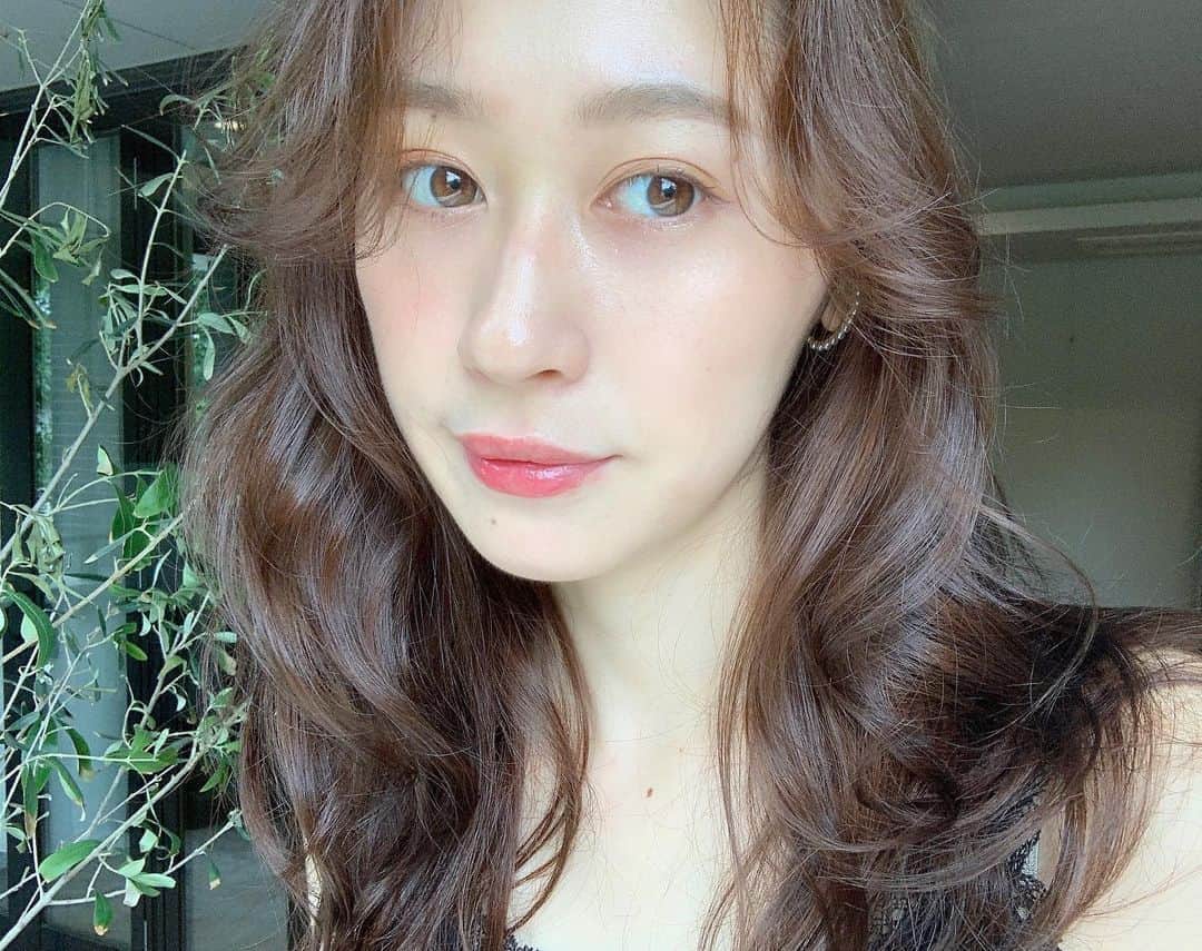 のインスタグラム：「﻿ みんな、連休何してる〜？ꪔ̤̮﻿ ﻿ わたしは美骨Labo @bikotulabo で﻿ 全身美骨調整コースを受けてきました。﻿ ﻿ 全身の施術は3,4年ぶりだったし、自粛で体が凝り固まってたからbeforeとafterで首や肩の動きが全然違った✨﻿ ﻿ 全身の施術→小顔矯正で90分、﻿ 最高のご褒美時間でした 𓈒𓂂﻿ ﻿ ﻿ わたしのインスタ見たと伝えたら1万円OFFになるからみんなもすっきりしてきてね〜〜﻿ ﻿ 池田さん @ryota6670 ありがとうございました🙌🏻」