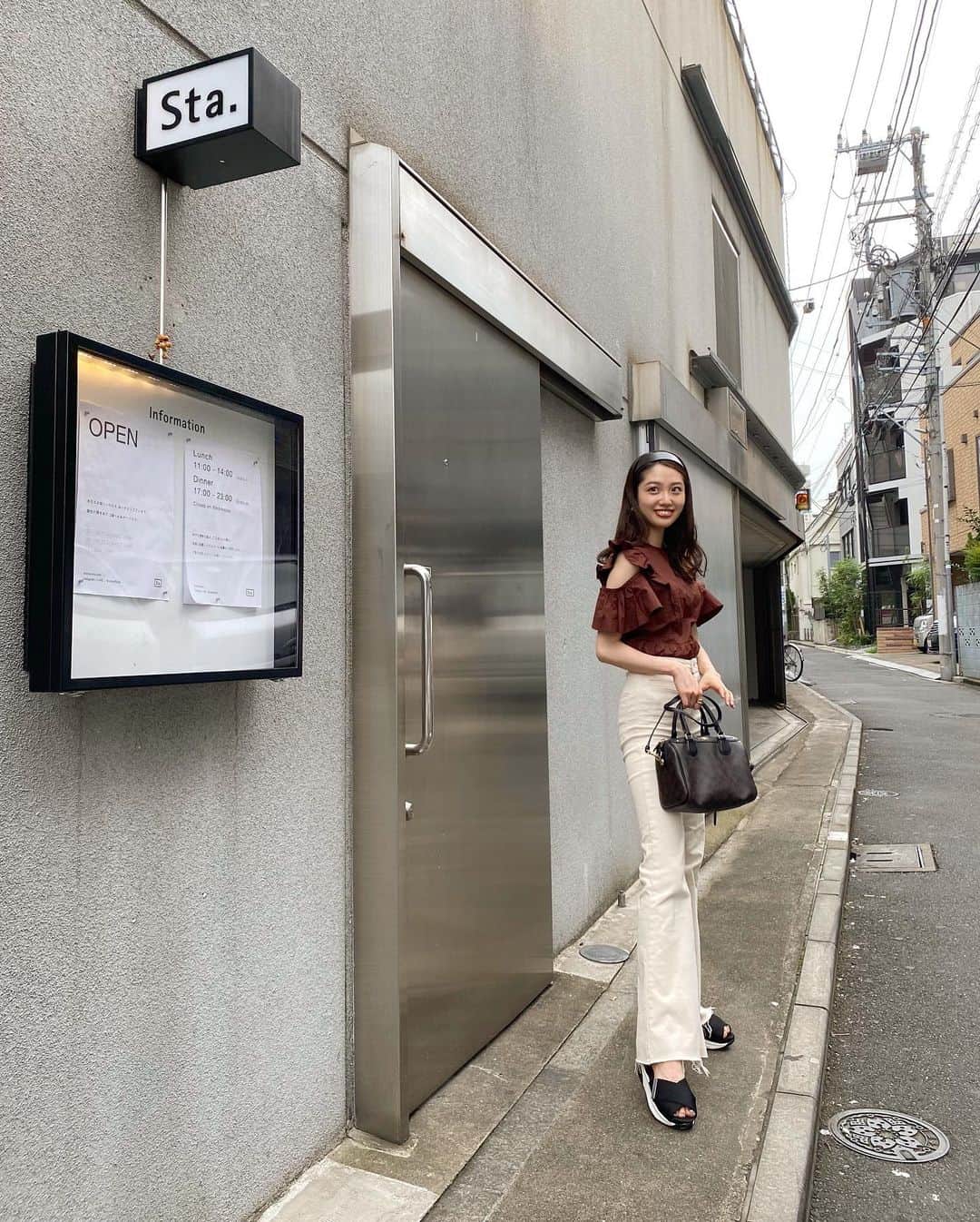 藤江萌さんのインスタグラム写真 - (藤江萌Instagram)「カジュアルな日✌︎  tops : @sly_official  pants : @bershka  shoes : @pageboy_pr  headband : @globalwork_official  bag : @coach」7月23日 20時47分 - fujie_moe_official