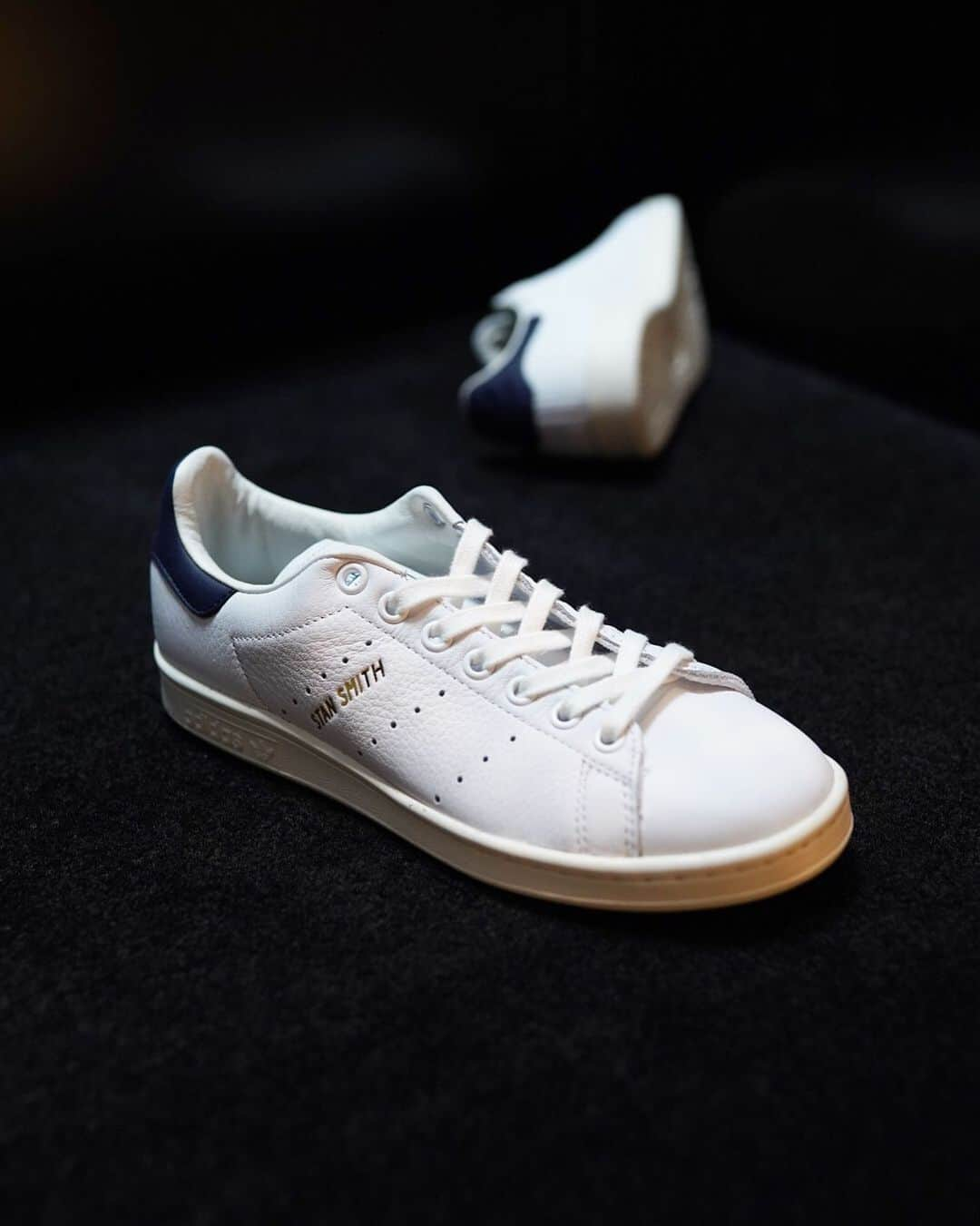 styles_roppongiのインスタグラム：「@adidasoriginals   adidas originals STAN SMITH  商品に関するお問い合わせはInstagramのDM又はお電話にてお気軽にお問い合わせください。  ㅤㅤㅤㅤㅤㅤㅤㅤㅤㅤㅤㅤㅤㅤㅤㅤㅤㅤㅤ  #styles #styles_tokyo  #adidas」