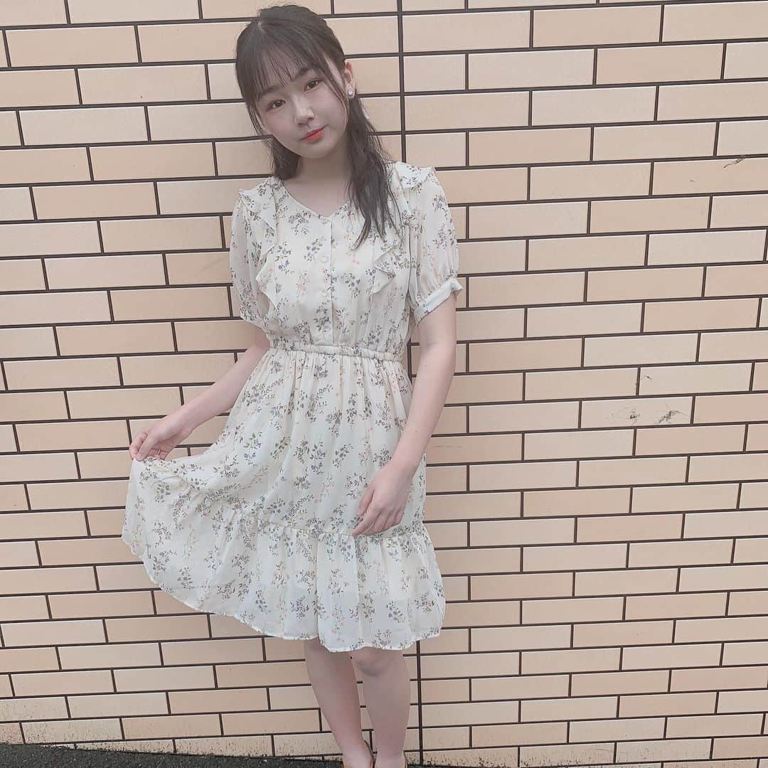 みのり（民謡ガールズ）さんのインスタグラム写真 - (みのり（民謡ガールズ）Instagram)「#私服 🥳🧡  #WAWAWA #みのり #ワンピース #花柄 #お洋服#洋服 #コーデ #夏服 #Corduroy #ファッション #ガーリー #ハーフアップ #巻き髪」7月23日 21時02分 - wawawa_minori