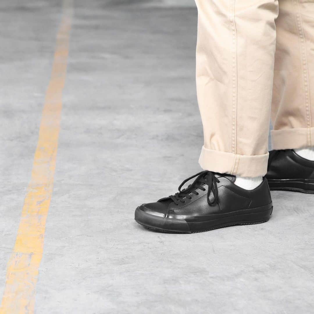 MOONSTARのインスタグラム：「PLAIN COURT / BLACK  #moonstarshoes  #finevulcanized  #plaincourt  #madeinkurume」