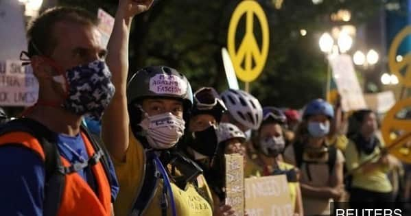 トームさんのインスタグラム写真 - (トームInstagram)「What choice do we have?’: Portland’s ‘Wall of Moms’ faces off with federal officers at tense protests   By Marissa J. Lang July 22, 2020 @washingtonpost   The fledgling collective, formed less than a week ago, has dubbed itself the Wall of Moms — and new chapters have already formed in cities around the country from St. Louis to New York, Chicago to Philadelphia and even in the nation’s capital. The groups have organized in anticipation of a national deployment of federal law enforcement personnel to Democratic-led cities — a nascent plan President Trump announced he was putting into action earlier this week. Trump has defended his administration’s use of force in Portland, where officers from various federal agencies have clashed nightly with protesters, made arrests and pulled demonstrators in for questioning in unmarked cars. The president called the protests in Portland, a liberal Pacific Northwest city, “worse than Afghanistan.” .  Mayors, members of Congress and state officials have pushed back, telling the federal government they do not want or need federal troops in their cities. Portland Mayor Ted Wheeler (D) has for days called for the immediate removal of federal troops. Now, the moms are getting involved. Many of the mothers say they were summoned when George Floyd, a black man who died in police custody in Minneapolis in May, cried out for his mother with his last breaths. “When you’re a mom you have this primal urge to protect kids, and not just your kids, all kids,” said Wall of Moms organizer Jennie Vinson, 43. “To see a grown man reaching out and calling for his mother — I think that was a transformational moment for so many of us. It’s like: What choice do we have but to do this?” .  Though the Wall of Moms has become an overnight Internet sensation, the group has also attracted skepticism. Some scholars and racial justice activists have criticized the group and the attention it has attracted for centering the voices of mostly white mothers. #blacklivesmatter #wallofmoms」7月23日 12時02分 - tomenyc