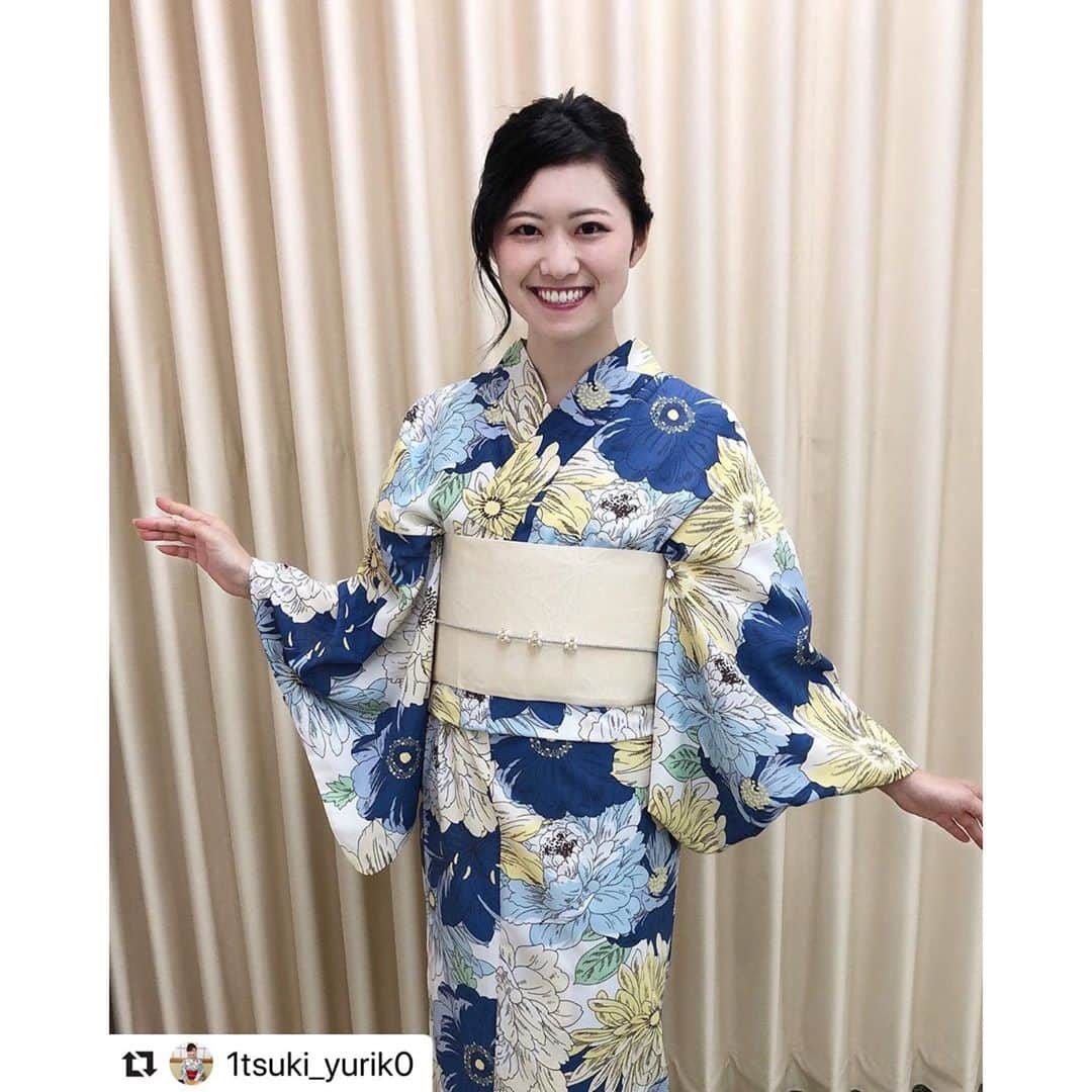 きもの館 創美苑さんのインスタグラム写真 - (きもの館 創美苑Instagram)「《🌟ご着用投稿紹介🌟》  齋友理子さんにご着用いただきました🥰 着用浴衣はタップで購入可能です！  #Repost @1tsuki_yurik0 with @make_repost ・・・ 30秒で【齋友理子の推し浴衣】👘﻿ 可愛い💓着心地⭕️メンテナンス⭕  ️﻿ たくさん悩んで決めました！！ 青✖️黄色の“夏色浴衣“☺️﻿ ﻿ ﻿ 生地は織の凹凸立体感があるから﻿ 肌にぺたりとまとわりつく感なし！！﻿ さらりと涼やかさを保ってくれる✨✨﻿ ﻿ ﻿ ポリエステルだから洗える⭕️﻿ 梅雨時期の天気でも安心☔️﻿ 軽くて薄手、しなやかに肌馴染みします♩﻿ ﻿ ﻿ 薄くて伸縮生ある帯は結びやすい上、国産✨✨﻿ 麻の葉模様に光沢が入っていて上品🥺❣️﻿ ﻿ ﻿ こちらの浴衣フォトまた改めてアップします☺️﻿ ﻿ ﻿ #soubien #創美苑 #本気浴衣﻿ #浴衣 #ゆかた #夏 #浴衣女子 #浴衣モデル﻿ #浴衣自装 #着付師 #着物女子 #師範 #上級師範﻿ ﻿ ﻿ #summer #japan #japanese #japanesegirl﻿ #japaneseculture #yukata #kimono   .....＊.....＊.....＊.....＊.....  💓購入ページはこちら💓  https://item.rakuten.co.jp/so-bien/yuset-z1-ykt0231mb/?utm_source=IGShopping&utm_medium=Social」7月23日 12時07分 - soubien_official