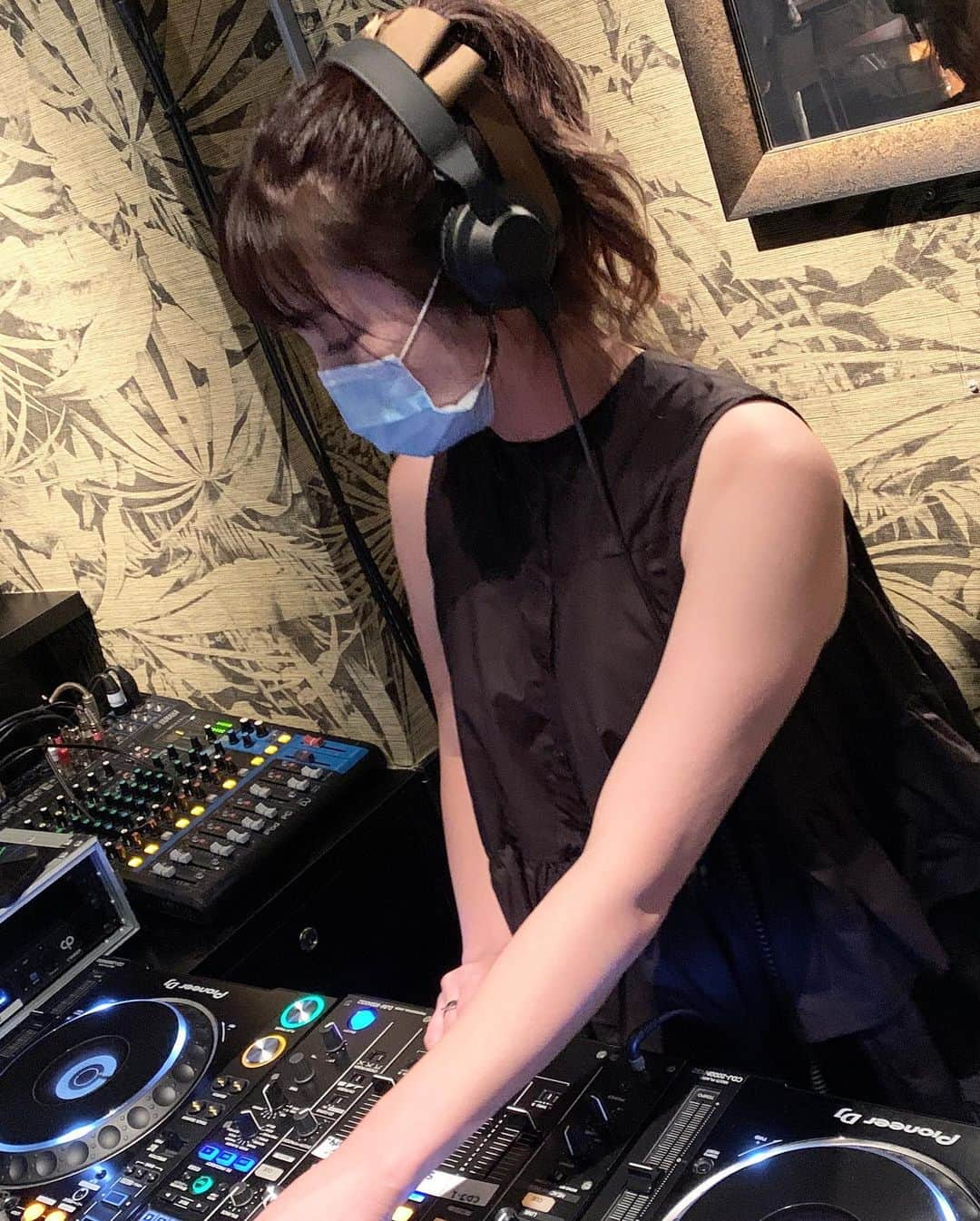 畑中奈緒美さんのインスタグラム写真 - (畑中奈緒美Instagram)「・ 昨夜は久しぶりのDJの現場でした🎧 ずっとDJしたくてうずうずしてたからすっっごく楽しかった🎼 やっぱり現場が好き❤︎・ ・ ・ #dj #music #tokyo」7月23日 12時25分 - hatanaka_naomi