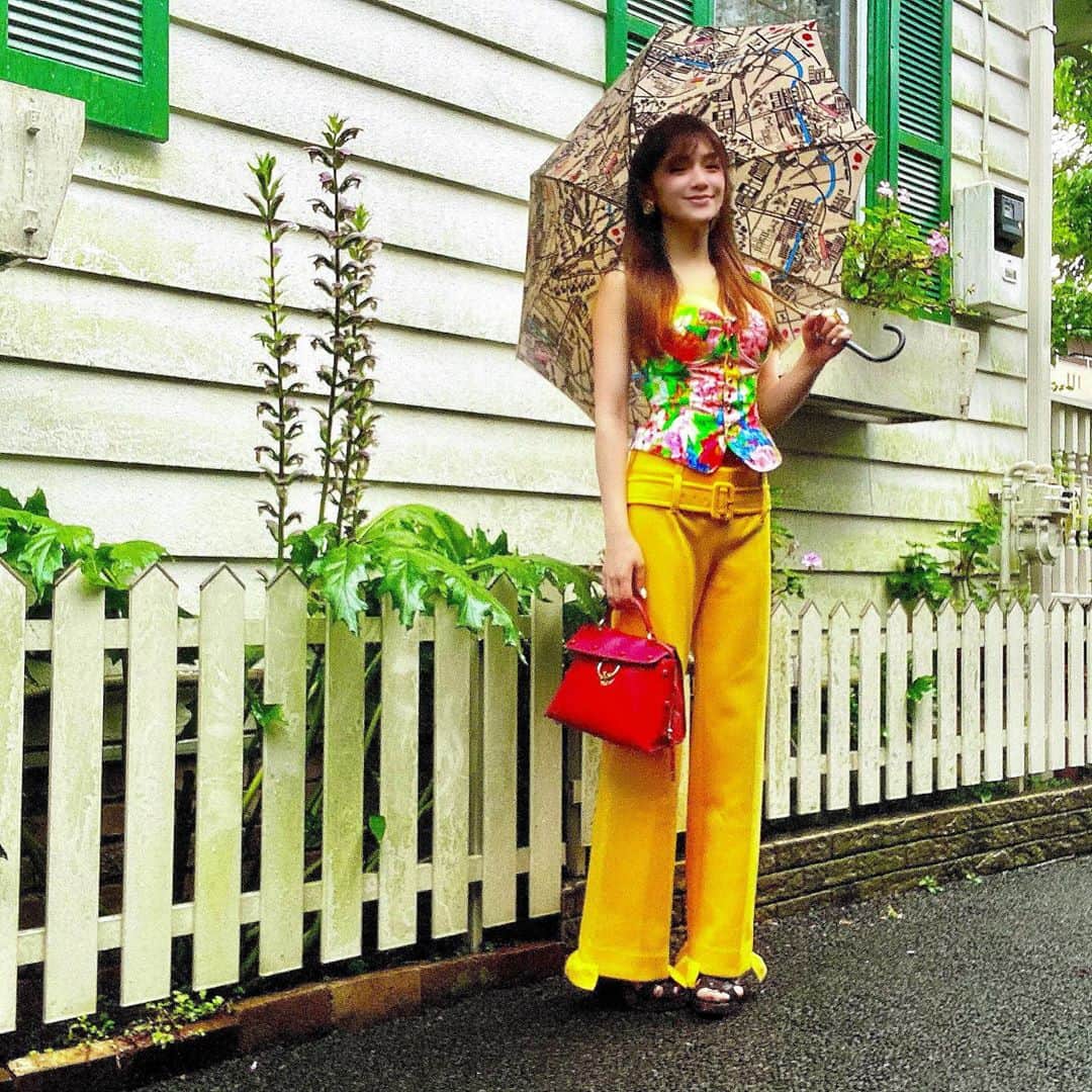 のインスタグラム：「#OOTD #雨の日コーデ」