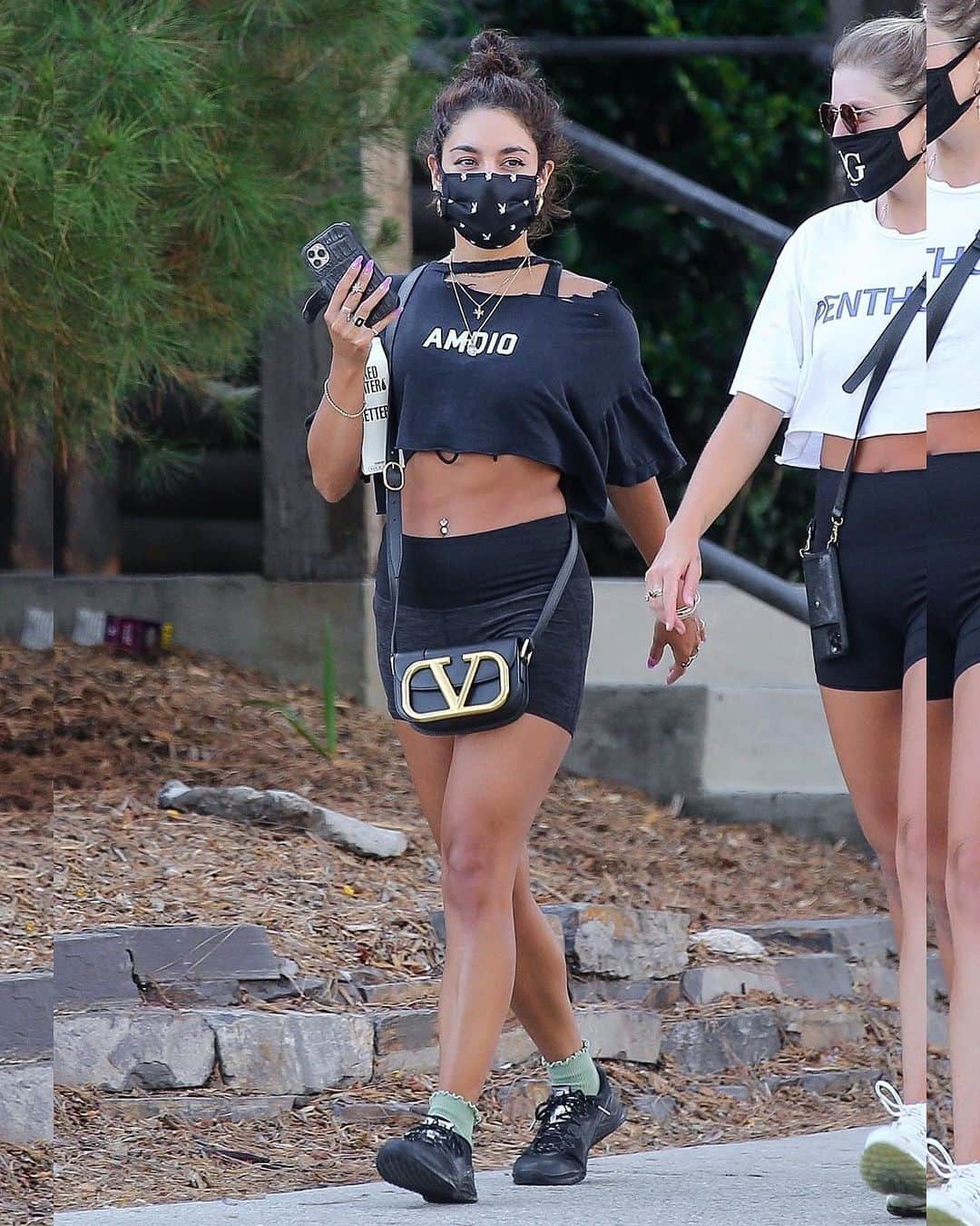 Just Jaredさんのインスタグラム写真 - (Just JaredInstagram)「Vanessa Hudgens shows off her toned physique while leaving a fitness class before picking up her dog Darla from a friend’s home #VanessaHudgens Photos: Backgrid」7月23日 12時38分 - justjared
