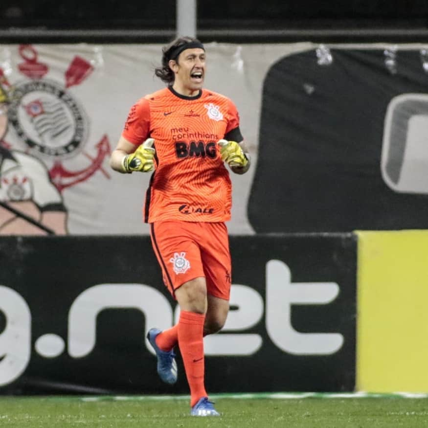 コリンチャンスさんのインスタグラム写真 - (コリンチャンスInstagram)「As fotos da nossa vitória no Derby! 🖤⚽⠀ ⠀ 📸 Rodrigo Coca/Agência Corinthians ⠀ ⠀ #NossaLoucuraNãoPara #SCCPxPAL #VaiCorinthians #TorçaEmCasa #VaiCorinthians #BMG #Nike #Joli #EstrellaGalicia #Matrix #Midea #Poty #Serasa #Orthopride #CartãodeTodosCorinthians #AleCombustives #DoTerra #Hapvida」7月23日 12時42分 - corinthians