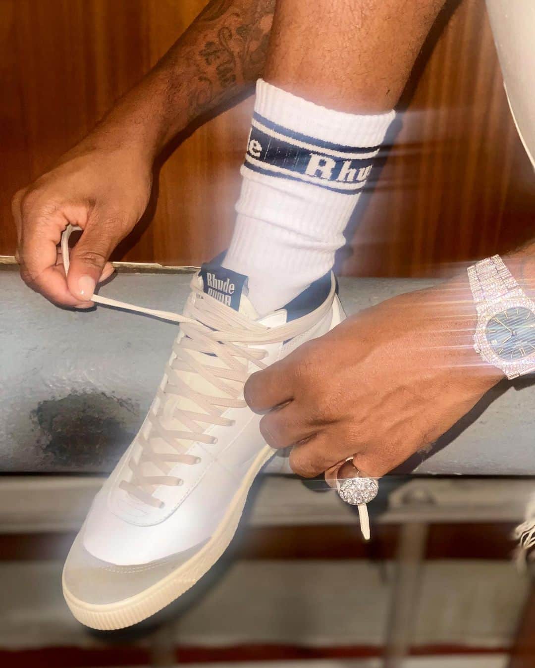 ファボラスのインスタグラム：「Tell em lace his boots.. ima give the King some gems  #ColdSummer」