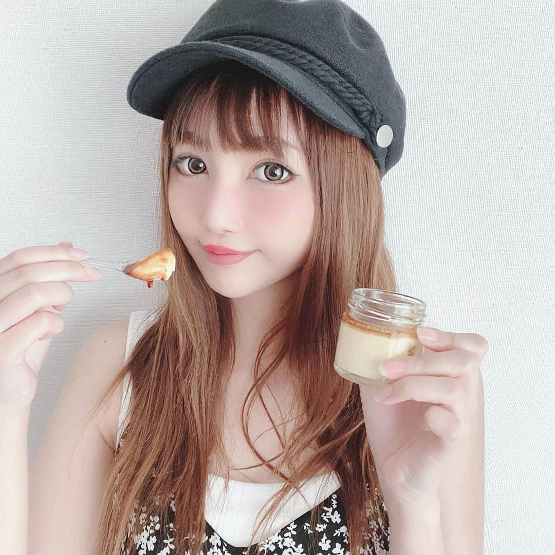 bibi_mama_のインスタグラム：「. . やばぁ〜🤤🤤🤤 美味しすぎるプリンに出会った！ . . 甘いものはあんまり得意じゃないんだけど、このプリンには惚れました😍 . . プリンのような、アイスのような、ねっとりとした食感の博カタラーナ♡♡♡ . . 濃厚な卵はもちろんなんだけど、生クリームのコクが凄い！ ほろ苦いカラメルソースとのバランスも最高です♡♡♡ . . 博多のカフェのプリンだけど、通販もできるから是非チェックしてみてください❣️ . . お店のインスタはこちら @good_life_cafe_fuk . . ここのカフェのお料理も大ファン❣️ プリンの通販サイトはストーリーに載せてます♡ . . #グッドライフカフェ#カフェ#デザート#カタラーナ#福岡#博多#福岡グルメ #福岡スイーツ#二日市ランチ#二日市カフェ #博カタラーナ#お土産#手土産#お取り寄せ#プリン#fukuoka#hakata#goodlifecafe #二日市テイクアウト#二日市スイーツ#筑紫野テイクアウト#筑紫野カフェ #筑紫野ランチ#二日市グルメ#プリン好きな人と繋がりたい #おすすめスイーツ#グルメな人とつながりたい」