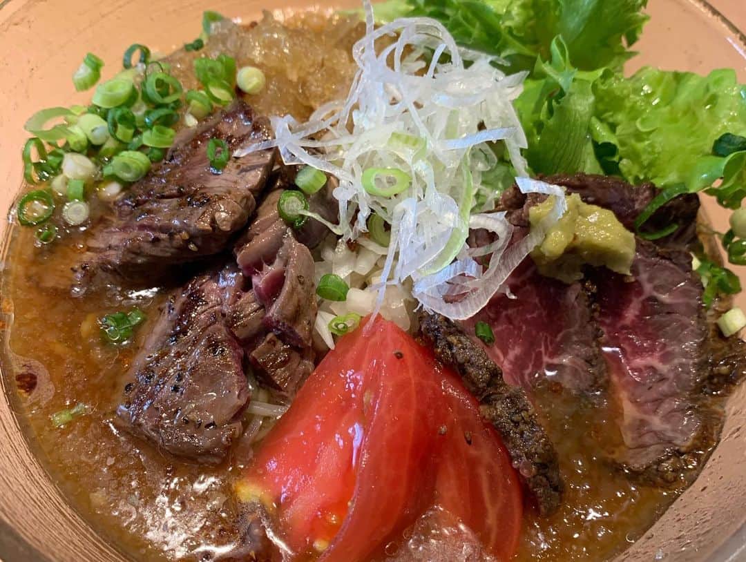 小田島沙知（かぎしっぽ）さんのインスタグラム写真 - (小田島沙知（かぎしっぽ）Instagram)「外食たち。 全て美味しい。肉、魚、ラーメン、野菜。 沢山食べて体力つけて、この時代を乗り切る！  #外食 #肉 #魚 #ラーメン #野菜 #全部 #美味しい #幸せ #太らないよう #気をつけてます #運動大事」7月23日 13時14分 - kagisippo_sachi