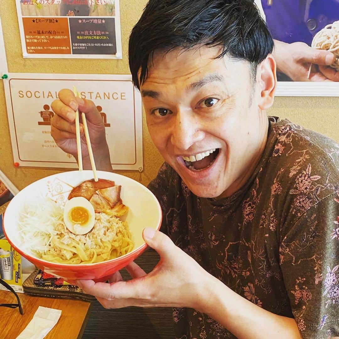 宮田麺児のインスタグラム：「宮田麺児　夏の限定　旨辛「かけ麺」 さっぱりシーチキン！！  #つけ麺 #かけ麺 #さっぱり #シーチキン #宮田麺児 #ラララライ #みーとぼーるぽいっ  #ひるねのチャーシュー #絶品 #もん絶」