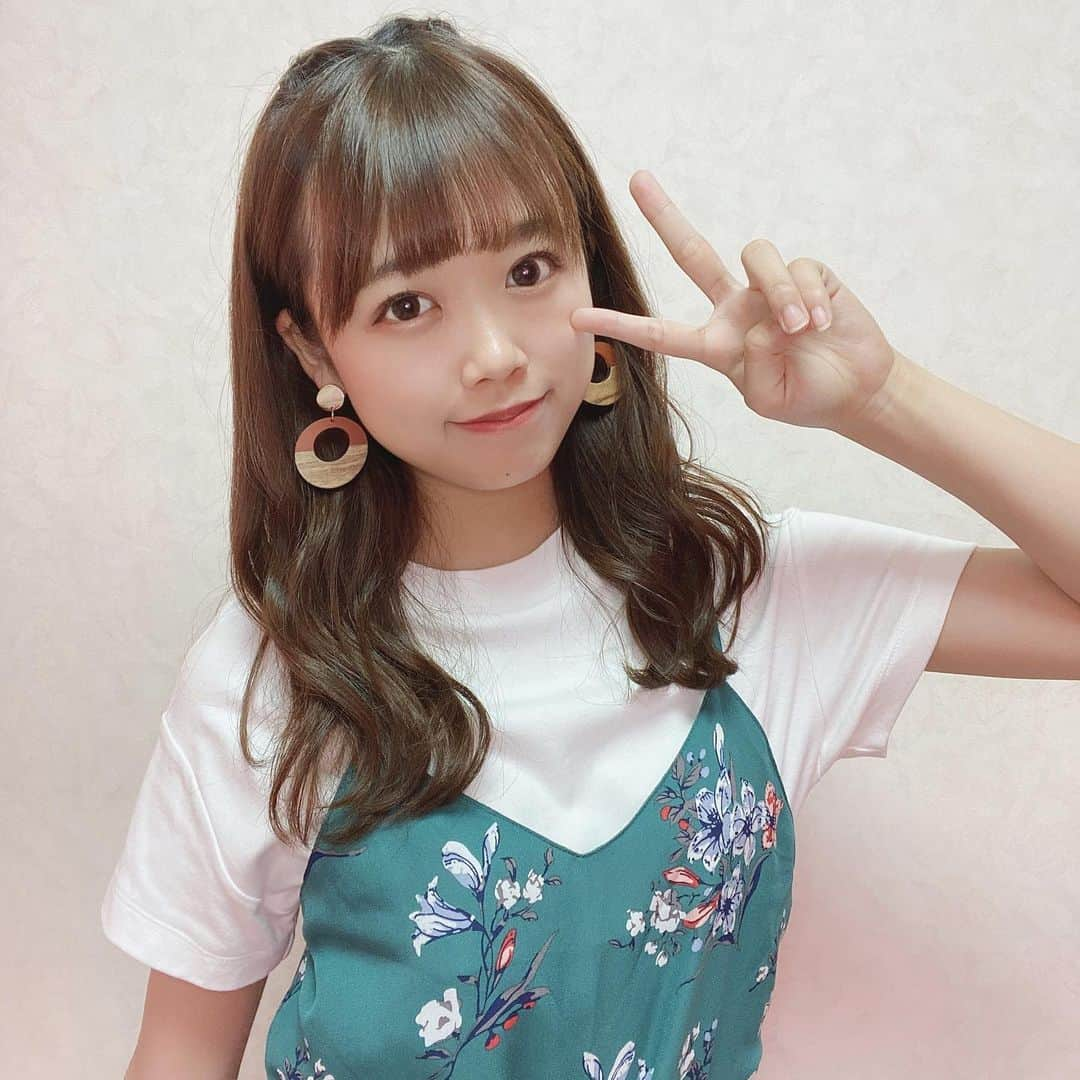 REINAさんのインスタグラム写真 - (REINAInstagram)「﻿ こんにちは🌼﻿ ﻿ ﻿ 今日から４連休の方も多いのかな💭🌱﻿ ゆっくり休んで、﻿ 素敵な時間をお過ごしください😌♩﻿ ﻿ ﻿ 𓂃◌𓈒𓐍𓂃◌𓈒𓐍𓂃◌𓈒𓐍𓂃◌𓈒𓐍𓂃◌𓈒𓐍﻿ ﻿ ﻿ お知らせ👐🏻💞﻿ ﻿ ﻿ 今日10時より、 ﻿ 8/4日（火）5日（水）8日（土）9日（日）に﻿ 開催される「BsGirlsオンラインサイン会」﻿ 参加対象商品を販売開始しております✨﻿ ﻿ ﻿ REINAは﻿ 8/4(火)と8/8(土)に参加させて頂きます🌼﻿ ﻿ 久しぶりのサイン会🥺💗﻿ 皆さま是非！よろしくお願いします(*´`)♡﻿ ﻿ ﻿ ﻿ ﻿ ﻿ #オリックス #BsGirls #Bs2020 ﻿ #buffaloes #ORIX #プロ野球 #NPB ﻿ #baseball #野球 #野球好き #オリ姫 ﻿ #オリックスバファローズ ﻿ #みんなでバファローズ ﻿ #オンラインサイン会 ﻿ #reina_bsgirls #reina_360 #SMILE ﻿ #instalike #followme」7月23日 14時24分 - reina_bsgirls_360