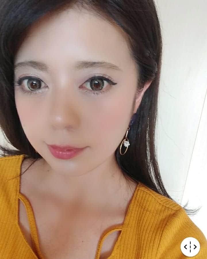 友利愛美さんのインスタグラム写真 - (友利愛美Instagram)「#faceapp の#老化 と#素敵な老化 フィルターの 違いがあんまりわからんけどやってみたら興味深かかった┏(＾0＾)┛ #クッキー焼いてそう 3枚目#化粧 4枚目 #長髪 5枚目元画像」7月23日 14時42分 - aimitomori