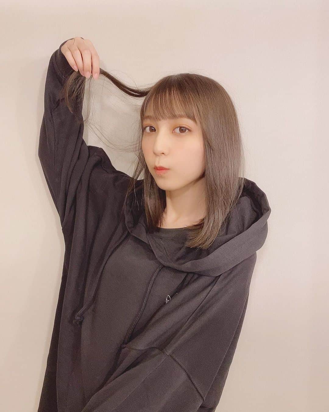 松岡菜摘のインスタグラム：「. . PS4でDBDやるか SwitchでDBDやるか 狩野英孝さんのDBD実況みるか しかしてない最近🥺✌️笑 .」