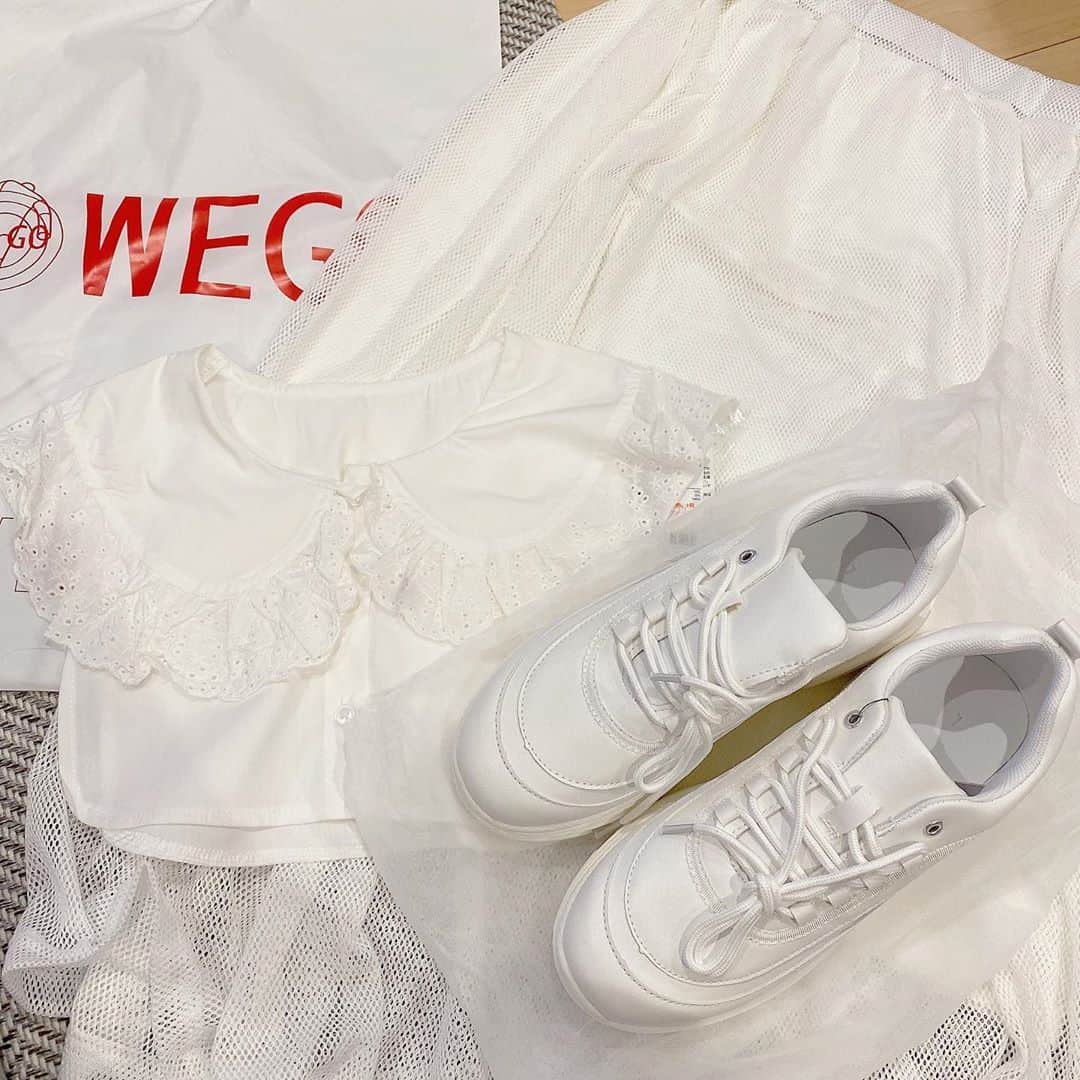 空野青空のインスタグラム：「昨日 #wego で課金した #あおべべ たち💙 おニューの靴ってテンション上がるよね🤘😎🤘あげぽよ」