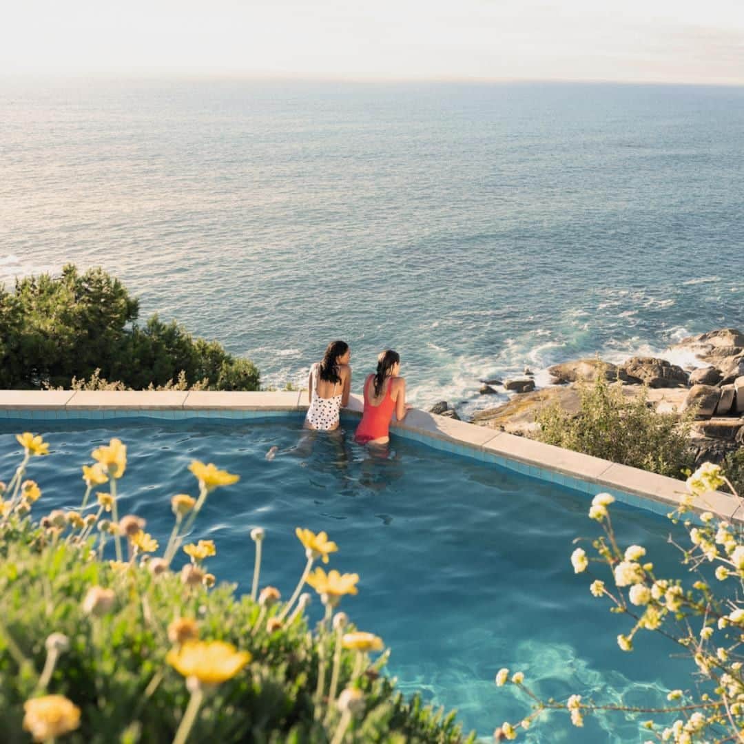 アクセサライズのインスタグラム：「Expectations: This  Reality: The paddling pool in Costa del Garden.   Doesn’t mean we aren’t wearing our swimwear all day, every day   Tap to shop or head to the link in our bio  #Accessorize」