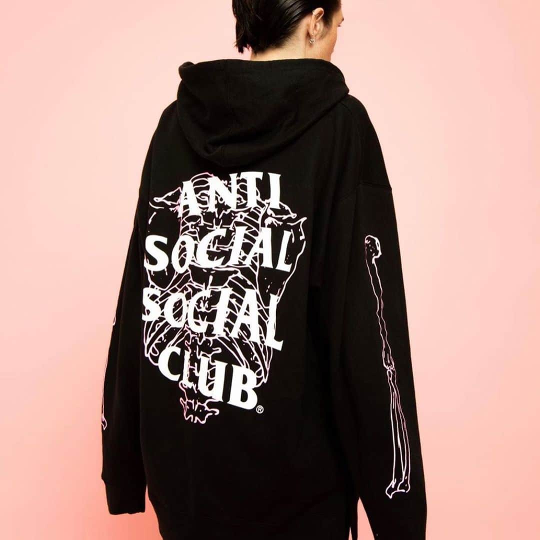 L.H.Pさんのインスタグラム写真 - (L.H.PInstagram)「@antisocialsocialclub Now available stores and Online.  ↓↓↓↓↓↓ LHP ZOZOTOWN https://zozo.jp/sp/search/?p_keyv=lhp+anti+social  ______________________________ #antisocialsocialclub#assc#lhp」7月23日 15時07分 - lhp_official