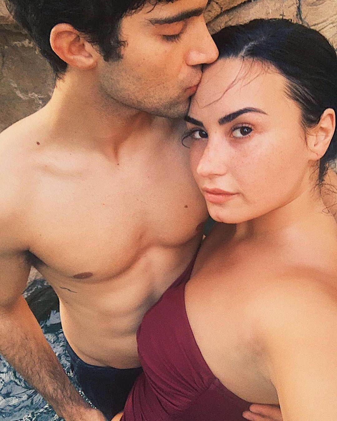 E! Onlineさんのインスタグラム写真 - (E! OnlineInstagram)「Demi Lovato just proved that loving M.E is enough, she’s engaged! ❤️ "I’m honored to accept your hand in marriage. I love you more than a caption could express but I’m ecstatic to start a family and life with you. I love you forever my baby. My partner. Here’s to our future!!!!" (📷: Instagram)」7月23日 15時24分 - enews