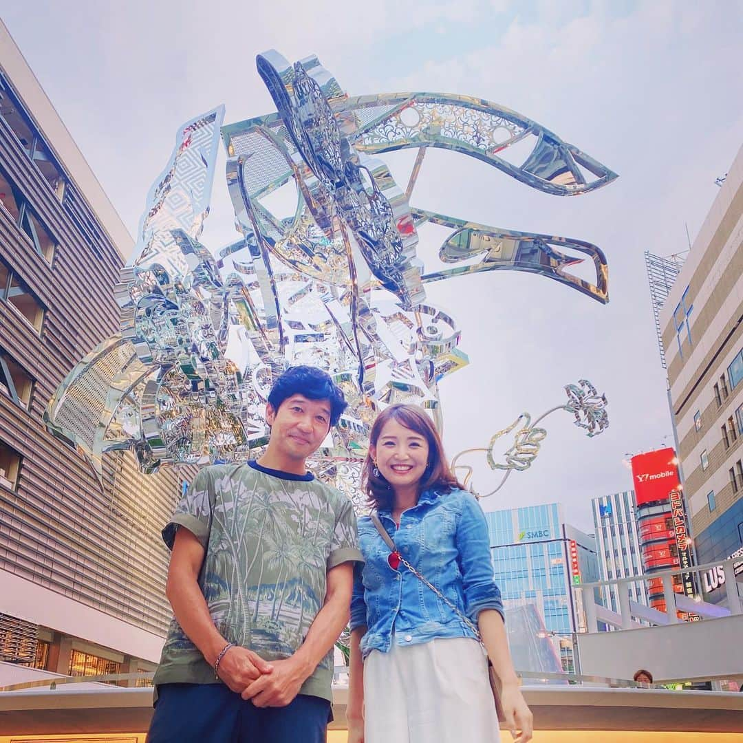 白石小百合さんのインスタグラム写真 - (白石小百合Instagram)「. New symbol of Shinjuku "花尾" Hanao-San by @tomokazumatsuyama  . 長らくアンタッチャブルだった土地を見事にアートへと昇華し ステンレスで精巧に作られた彫刻は周辺の光や色等を取り入れ 花を持つ人物=花尾 が新宿駅東口の文化を映し出すシンボルに . #Art #art #shinjuku #shinjukutokyo #metrobewilder  #花尾　#花尾さん　#hanaosan #新宿　#新宿駅東口 #松山智一 さん #岐阜県高山市　#😳」7月23日 15時27分 - sayurishirais