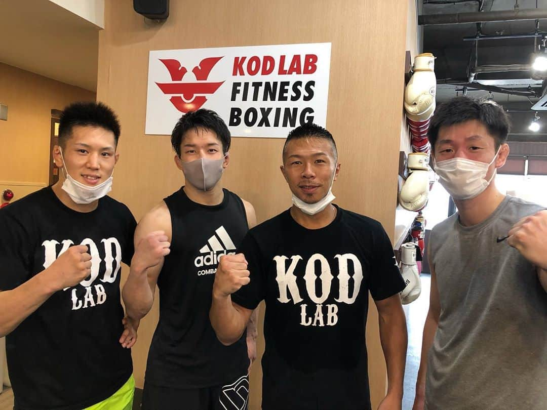 内山高志さんのインスタグラム写真 - (内山高志Instagram)「トライフォース赤坂の格闘家がみんなでトレーニングきた👊  みんな勝って欲しいぜ🤜  #四谷三丁目  #kodlab #フィットネス #ボクシング #ダイエット #筋トレ #パンチ力アップ #身体と心を鍛える #トライフォース赤坂 #朝倉海」7月23日 15時34分 - takashikod