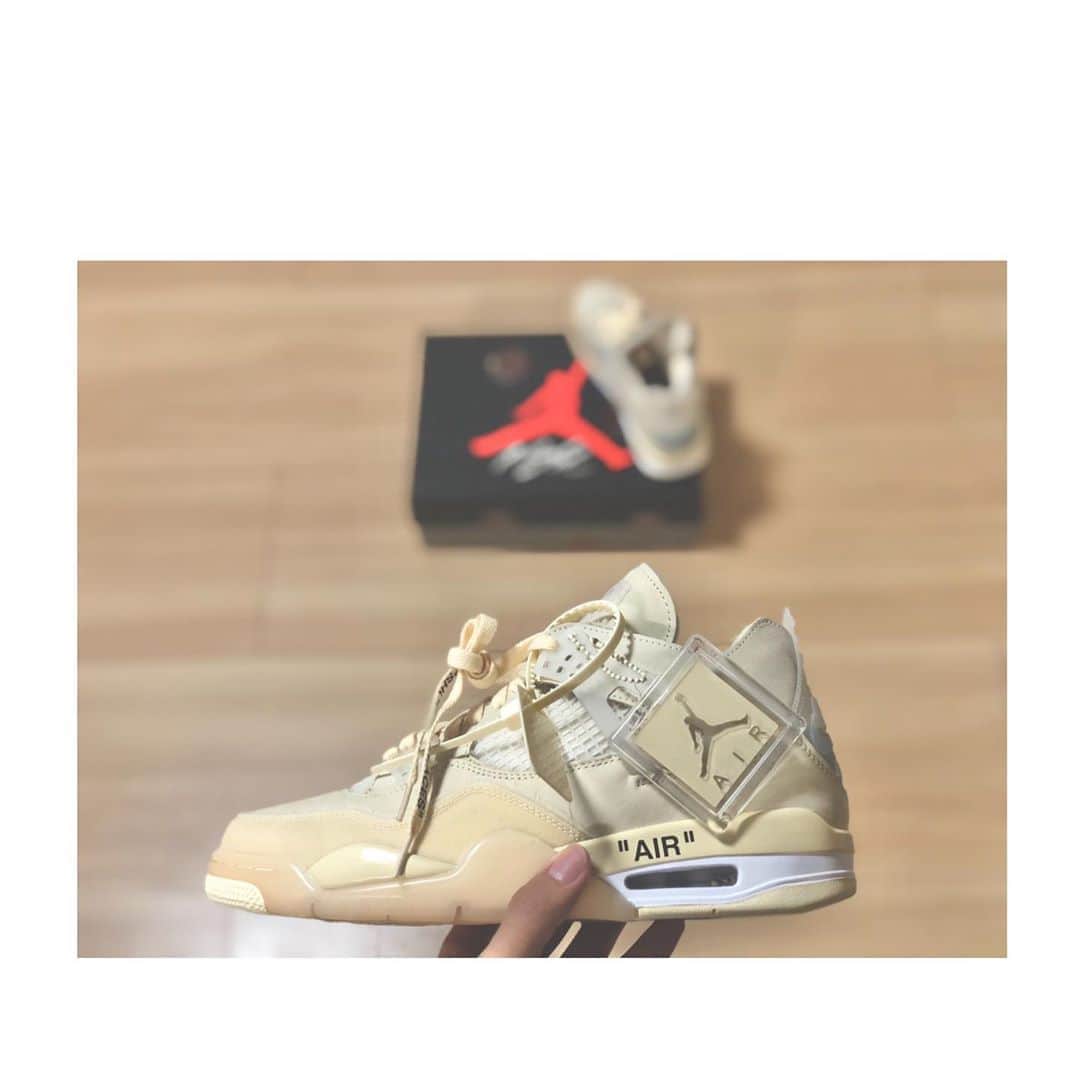 ベンドラメ礼生のインスタグラム：「2020.07.23  Off-White × Air Jordan4 『『『『 Sail 』』』』  色がだいぶ好み。 #airjordan4 #offwhite」