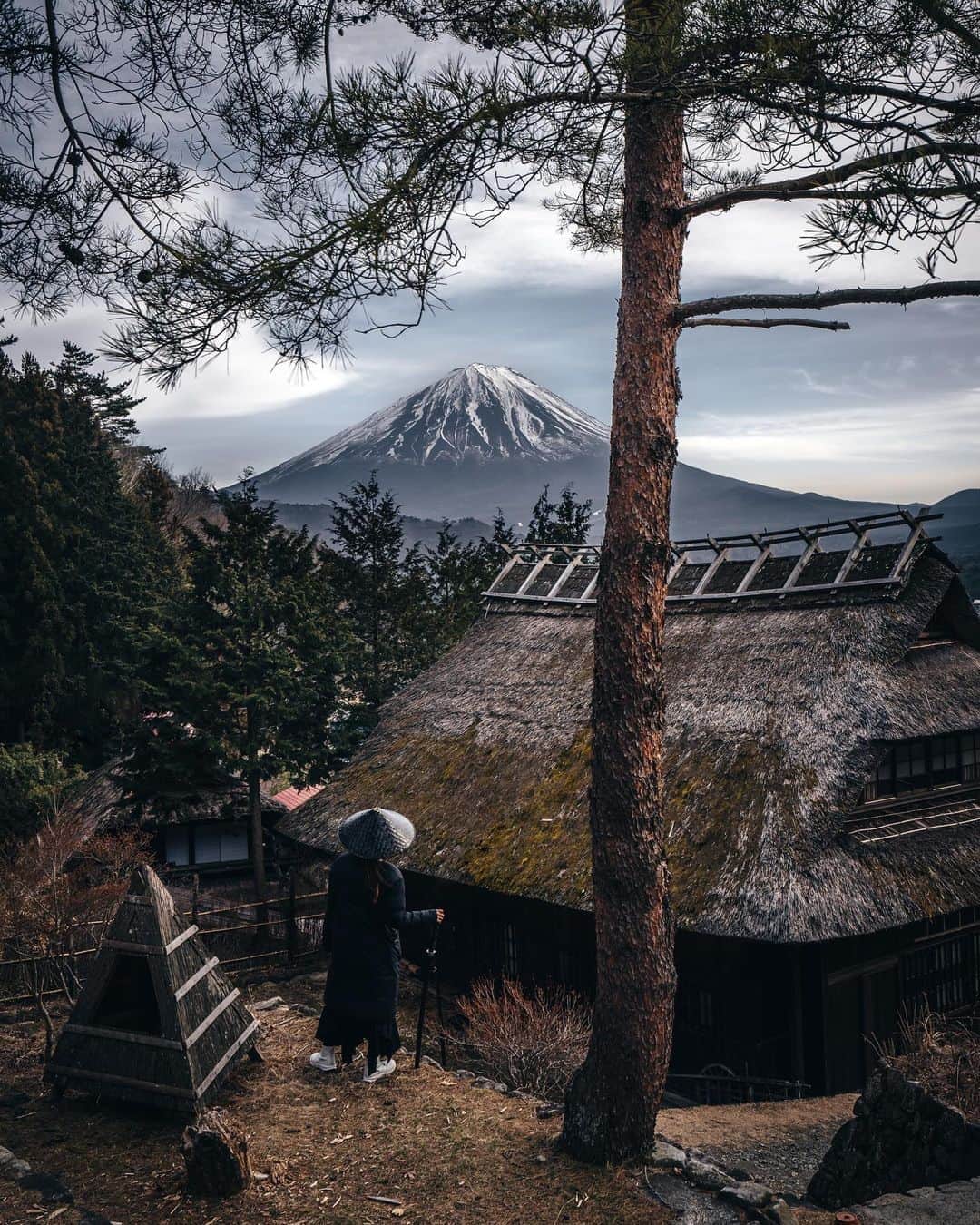 R̸K̸のインスタグラム：「Time slip to 1865 #hellofrom Mt Fuji ・ ・ ・ ・ #bestvacations #beautifuldestinations #earthfocus #earthoffcial #earthpix #thegreatplanet #discoverearth #fantastic_earth #awesome_earthpix #roamtheplanet #ourplanetdaily #nature #tentree #livingonearth #theweekoninstagram  #theglobewanderer #stayandwander #welivetoexplore #IamATraveler #wonderful_places #TLPics  #voyaged #sonyalpha #bealpha #aroundtheworldpix #moodygrams  #HYPEBEAST #hsinthefield #lonelyplanet  @sonyalpha @hypebeast @highsnobiety @lightroom @soul.planet @earthfever @9gag @500px」