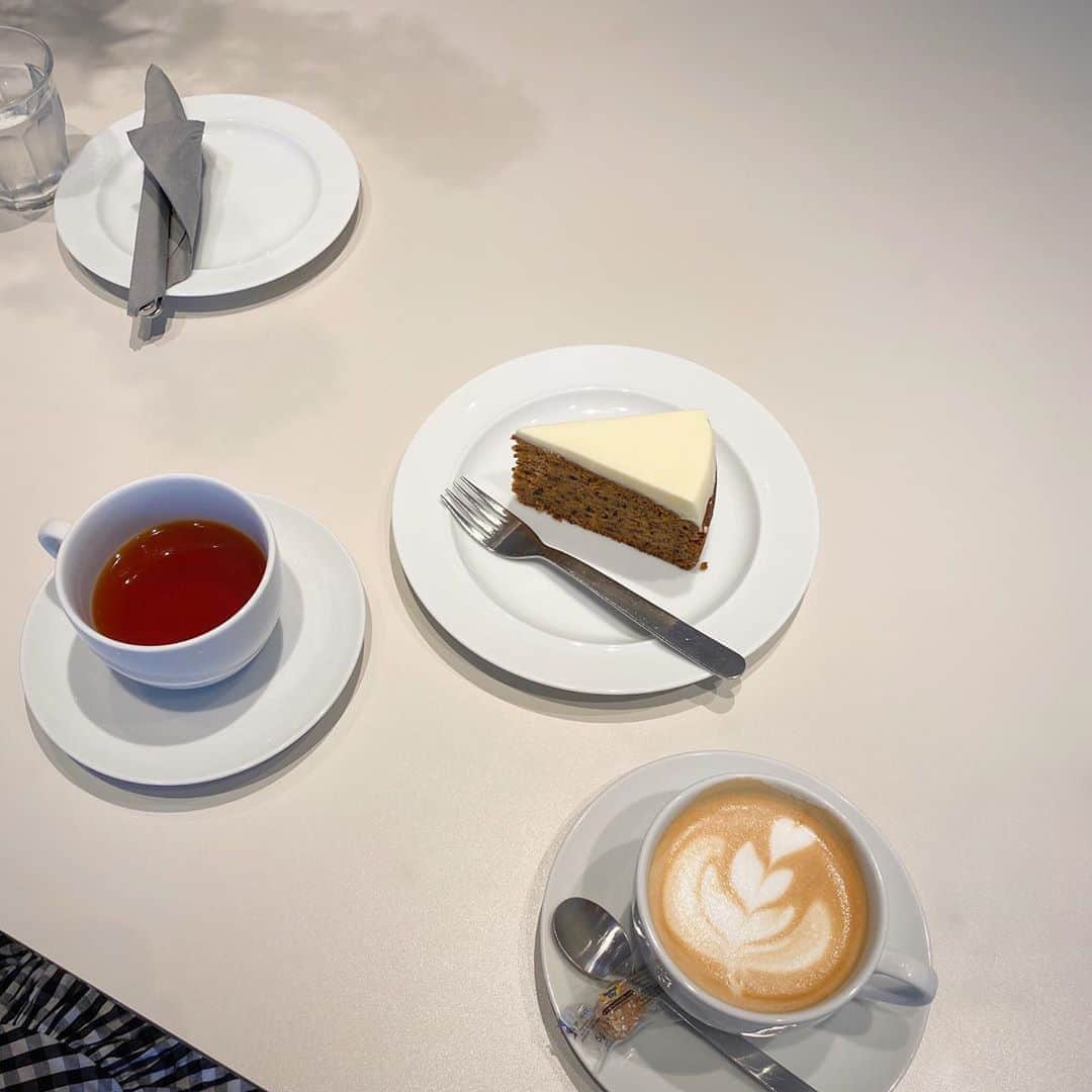 後藤夕貴のインスタグラム：「このキャロットケーキおいしかったな！ ㅤ ㅤ #過去pic  #mhl #mhlcafe #カフェ #キャロットケーキ」