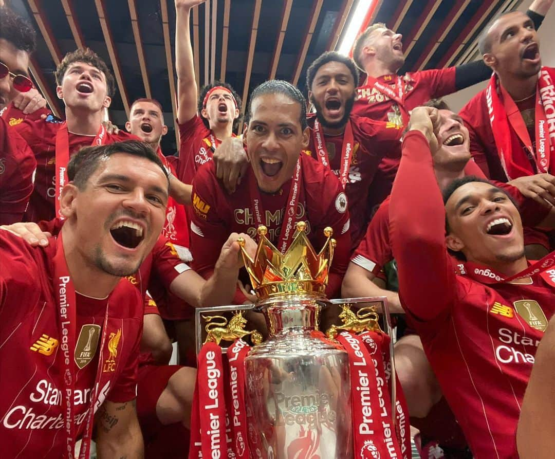 デヤン・ロヴレンさんのインスタグラム写真 - (デヤン・ロヴレンInstagram)「Memories that will last forever. So proud ❤️ #ynwa」7月23日 16時13分 - dejanlovren06