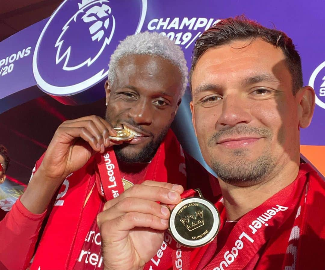 デヤン・ロヴレンさんのインスタグラム写真 - (デヤン・ロヴレンInstagram)「Memories that will last forever. So proud ❤️ #ynwa」7月23日 16時13分 - dejanlovren06