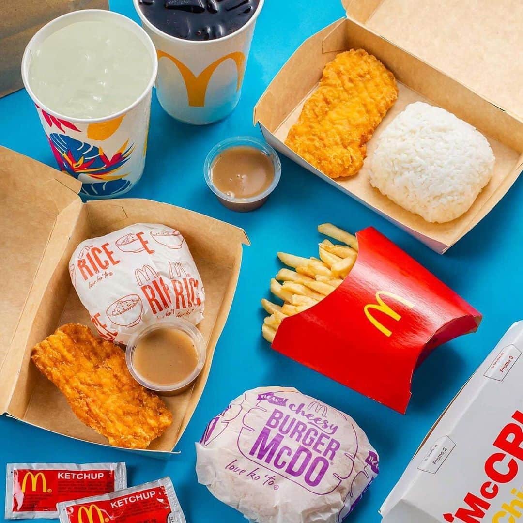 McDonald's Philippinesのインスタグラム：「Burger McDo? McCrispy Chicken Fillet? World Famous Fries? Take your pick! Looks like @eyeseatfirstph already did 😉」