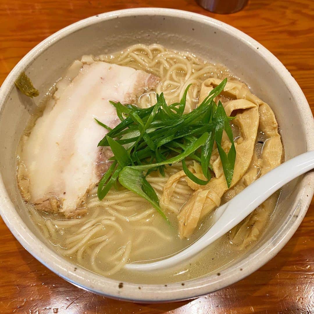 新田朝子のグルメインスタ