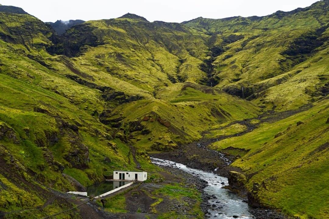 National Geographic Travelさんのインスタグラム写真 - (National Geographic TravelInstagram)「Photo by Matt Borowick @mborowick  Seljavallalaug Swimming Pool is one of the oldest swimming pools in Iceland. Built in 1923, it has stood through harsh winters and other extreme conditions. Though it is easy to hike and relatively close to Iceland's famous Route 1, it is still not well known among tourists. Be sure to bring your own towel for this adventure.  Follow @mborowick for more pictures like this. #iceland #swimmingpool #adventure #hotspring #explore」7月23日 17時08分 - natgeotravel