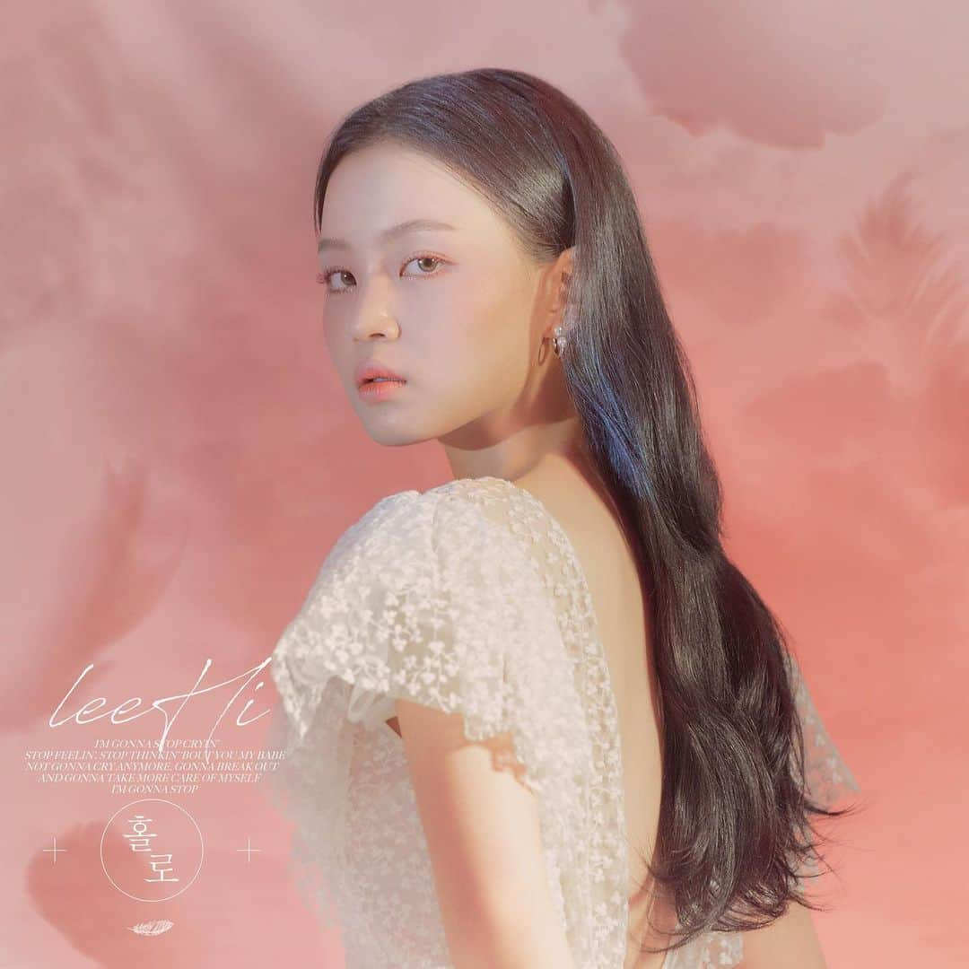 パク・ジェボムさんのインスタグラム写真 - (パク・ジェボムInstagram)「🔥🔥🔥😱😱 - -이하이 (LEE HI)] 이하이 - 홀로 LEE HI - HOLO - 이하이의 AOMG 합류 후 첫 선보이는 디지털 싱글 '홀로'가 국내외 전 음원 사이트를 통해 발매되었습니다. LEE HI's first digital single after joining AOMG, 'HOLO' is now available on all streaming platforms (Release time may vary) - STREAM NOW AT: https://aomgofficial.lnk.to/HOLO - @leehi_hi #이하이 #LEEHI #홀로 #HOLO #AOMG」7月23日 18時14分 - jparkitrighthere